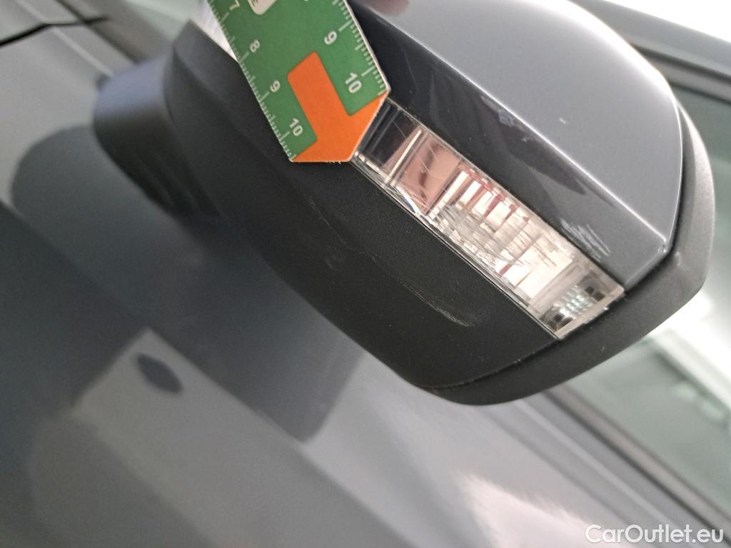  Volkswagen  Golf  VOLKSWAGEN / 2020 / 5P / berlina con portón Life 1.0 eTSI 81kW (110CV) DSG #53