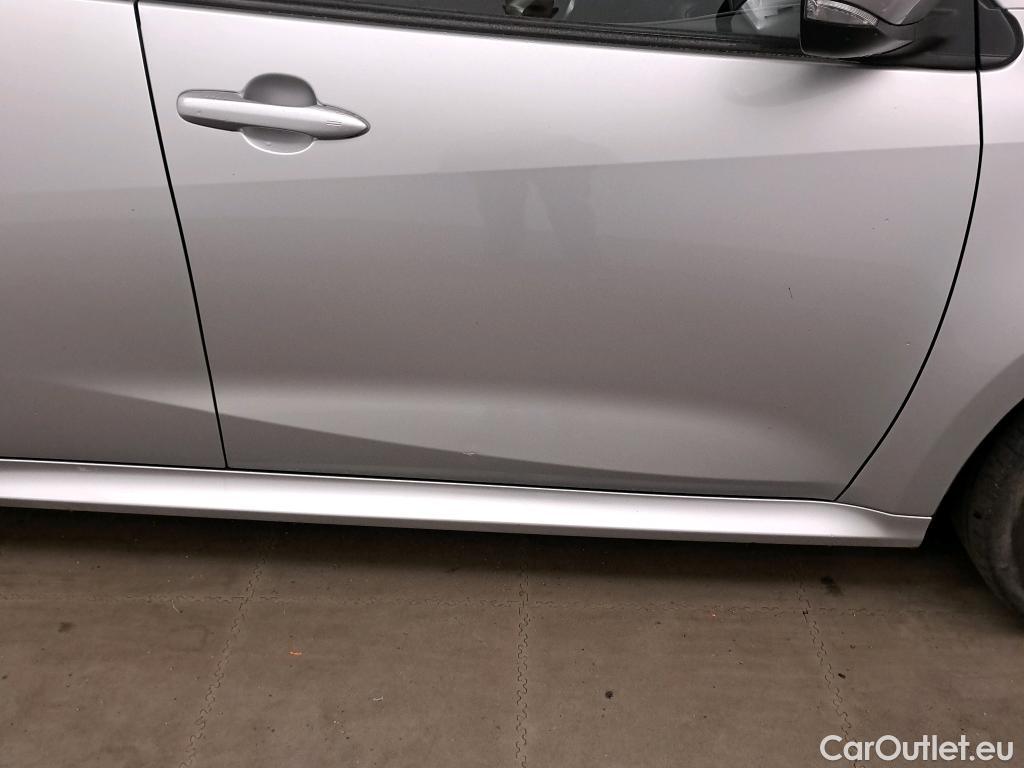  Toyota  Yaris TOYOTA  / 2020 / 5P / berlina con portón 1.5 120H Active Tech #6