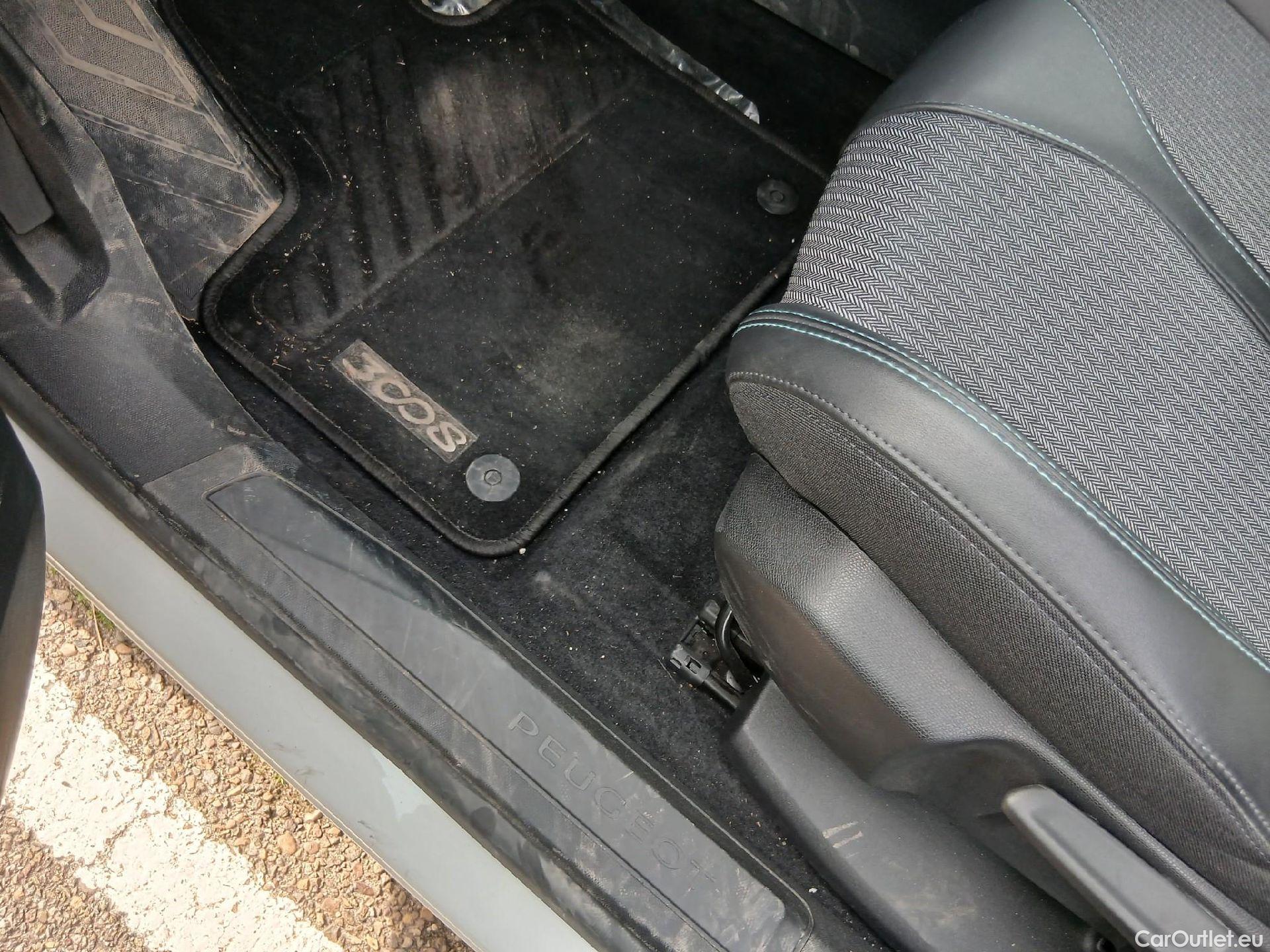  Peugeot  3008 PEUGEOT  Hybrid / 2020 / 5P / todoterreno 300 e-EAT8 Allure Pack #21