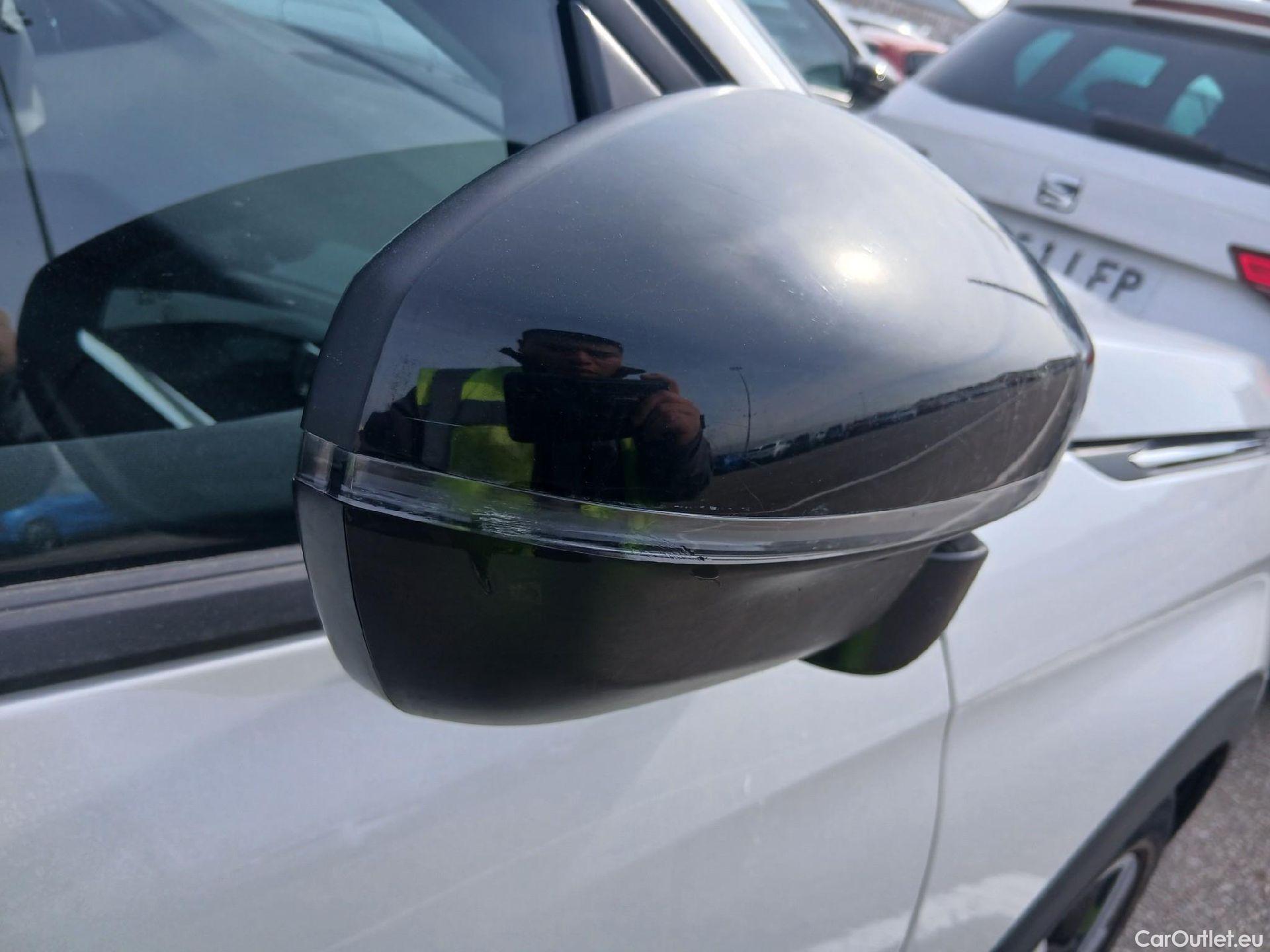  Peugeot  3008 PEUGEOT  Hybrid / 2020 / 5P / todoterreno 300 e-EAT8 Allure Pack #17