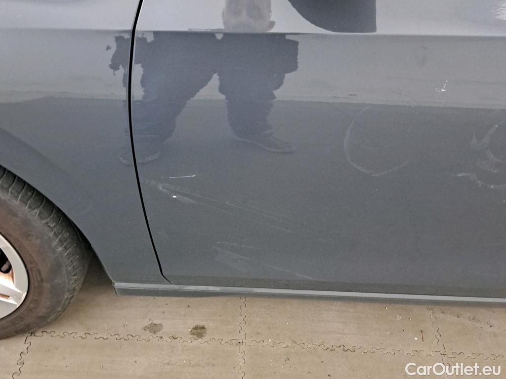  Volkswagen  Golf  VOLKSWAGEN / 2020 / 5P / berlina con portón Life 1.0 eTSI 81kW (110CV) DSG #15