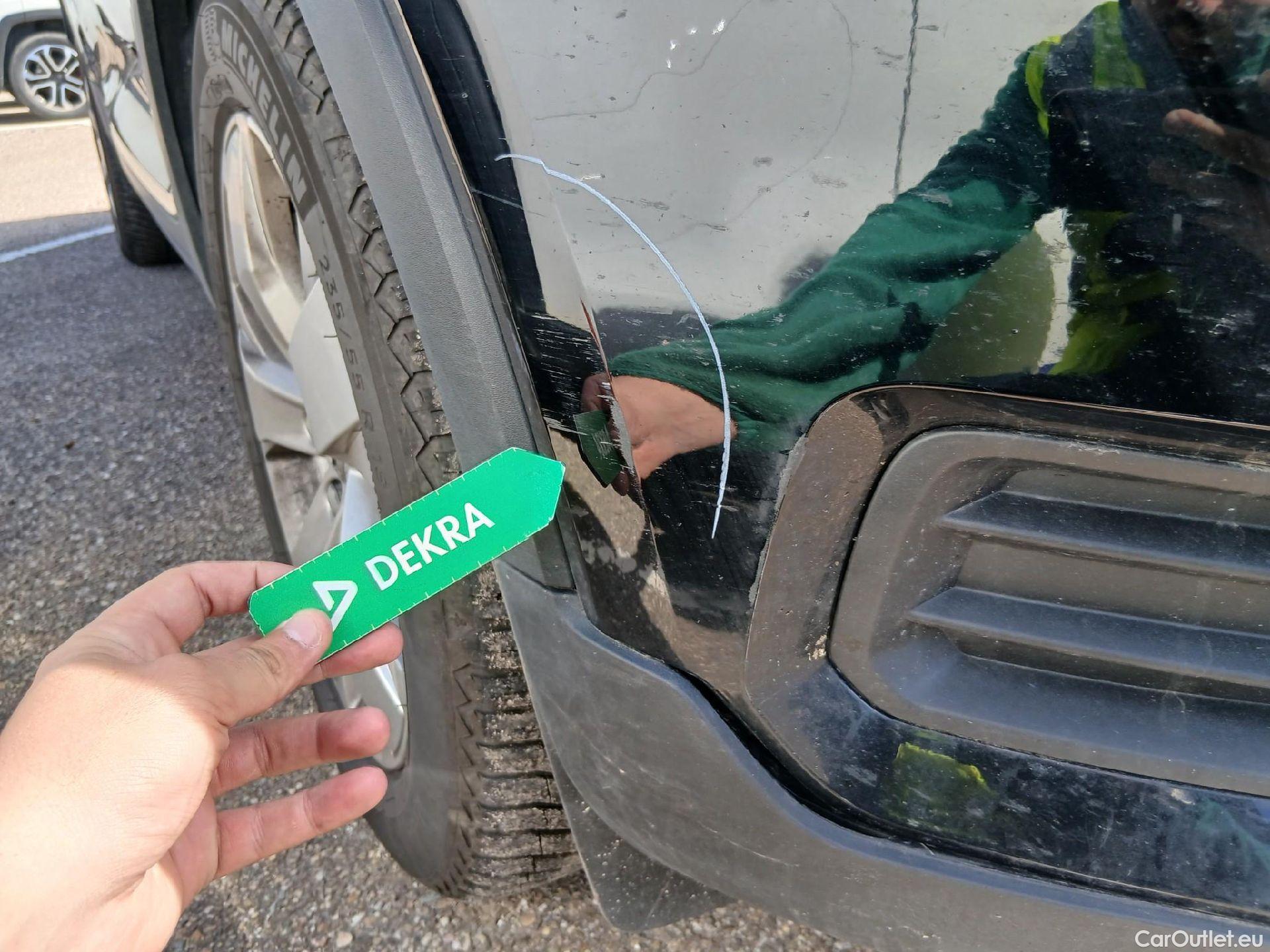  Volvo  XC 40 VOLVO XC40 / 2017 / 5P / todoterreno 2.0 B3 G Momentum Pro Auto #3