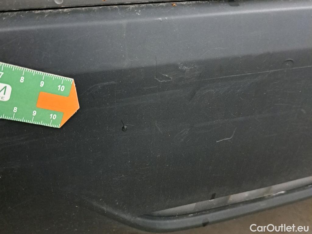  Toyota  Yaris TOYOTA  / 2020 / 5P / berlina con portón 1.5 120H Active Tech #24