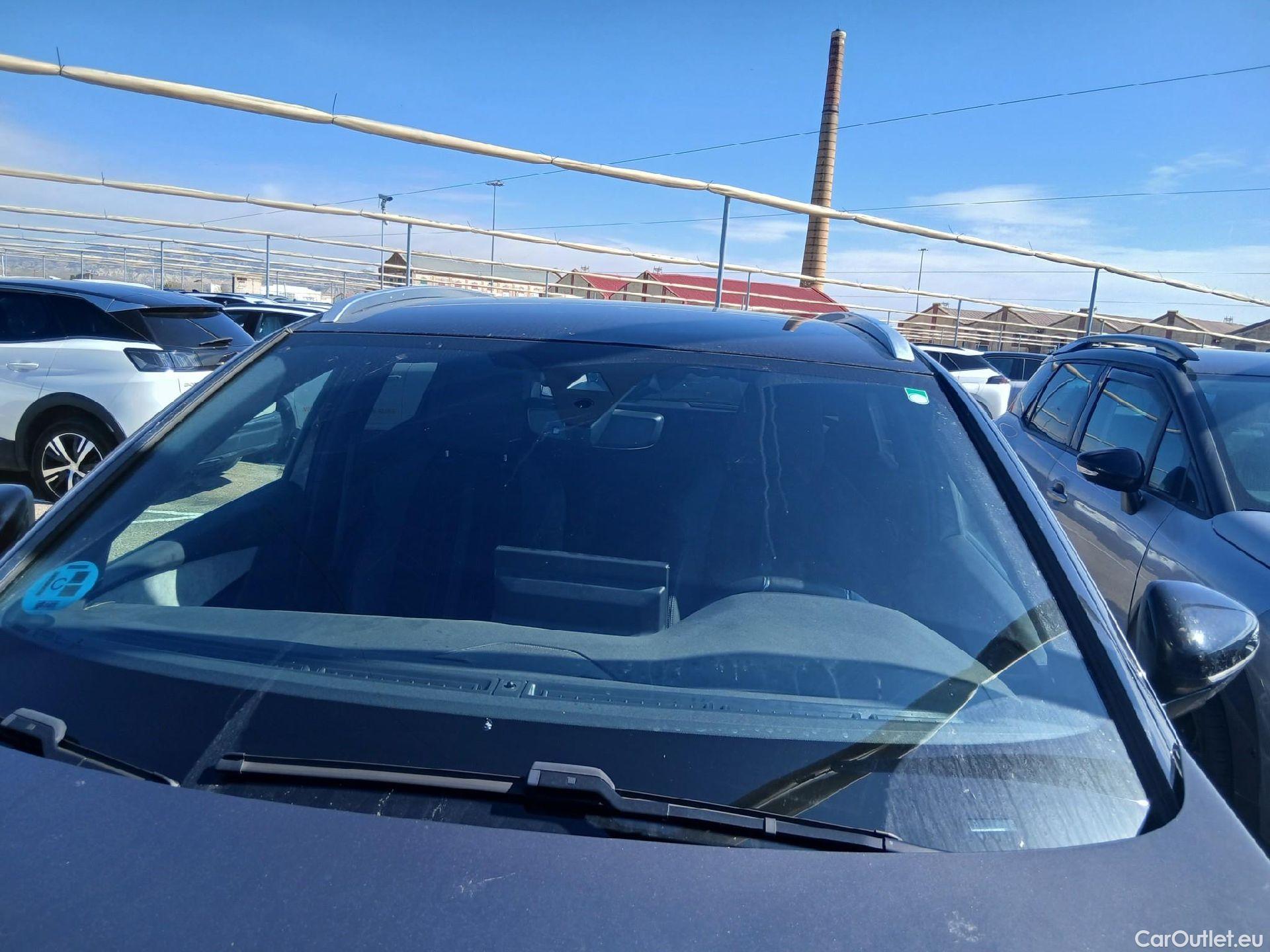  Peugeot  3008 PEUGEOT  / 2020 / 5P / todoterreno 1.2 PureTech 96KW S&S GT Pack EAT8 #6