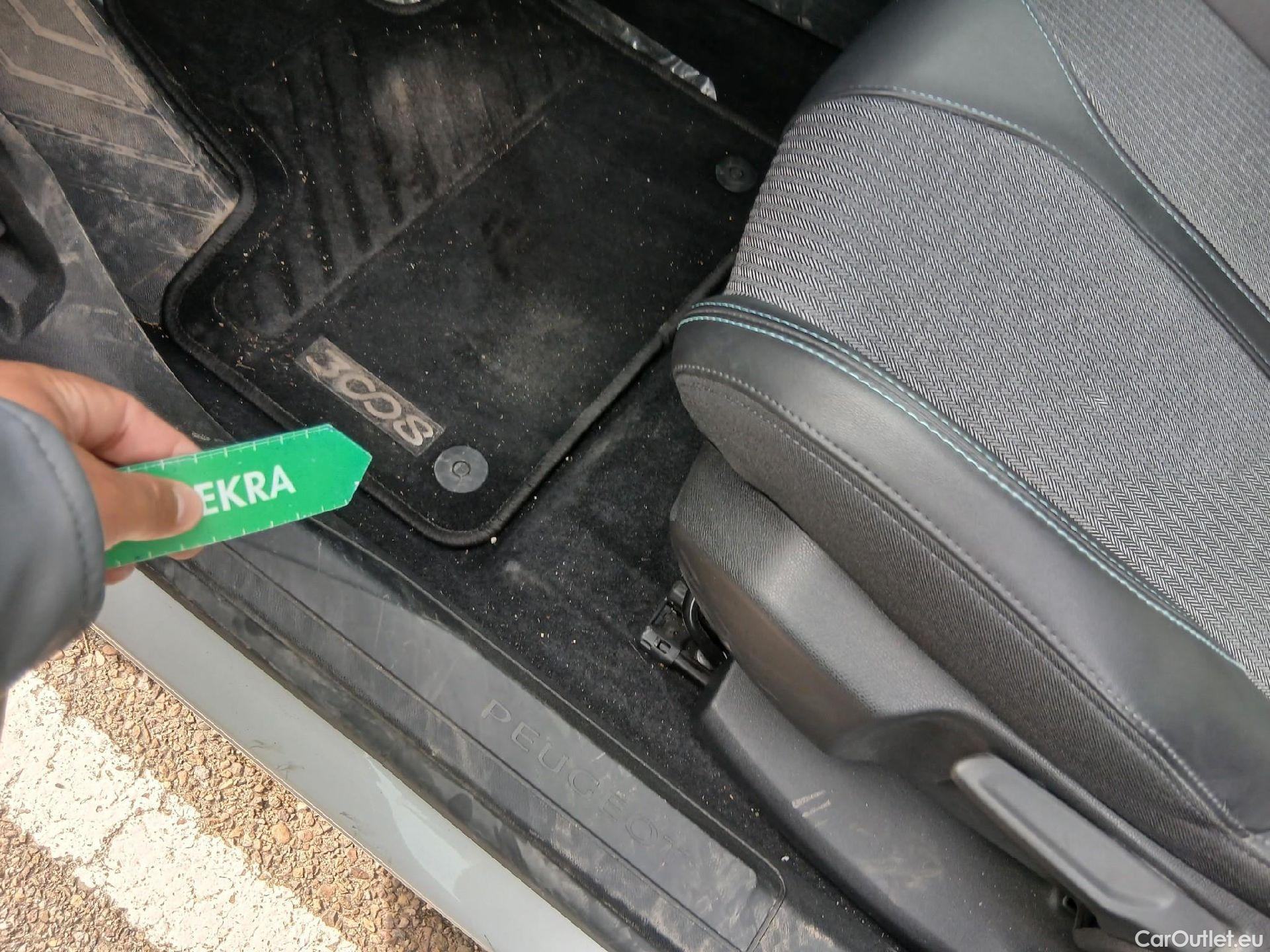  Peugeot  3008 PEUGEOT  Hybrid / 2020 / 5P / todoterreno 300 e-EAT8 Allure Pack #20