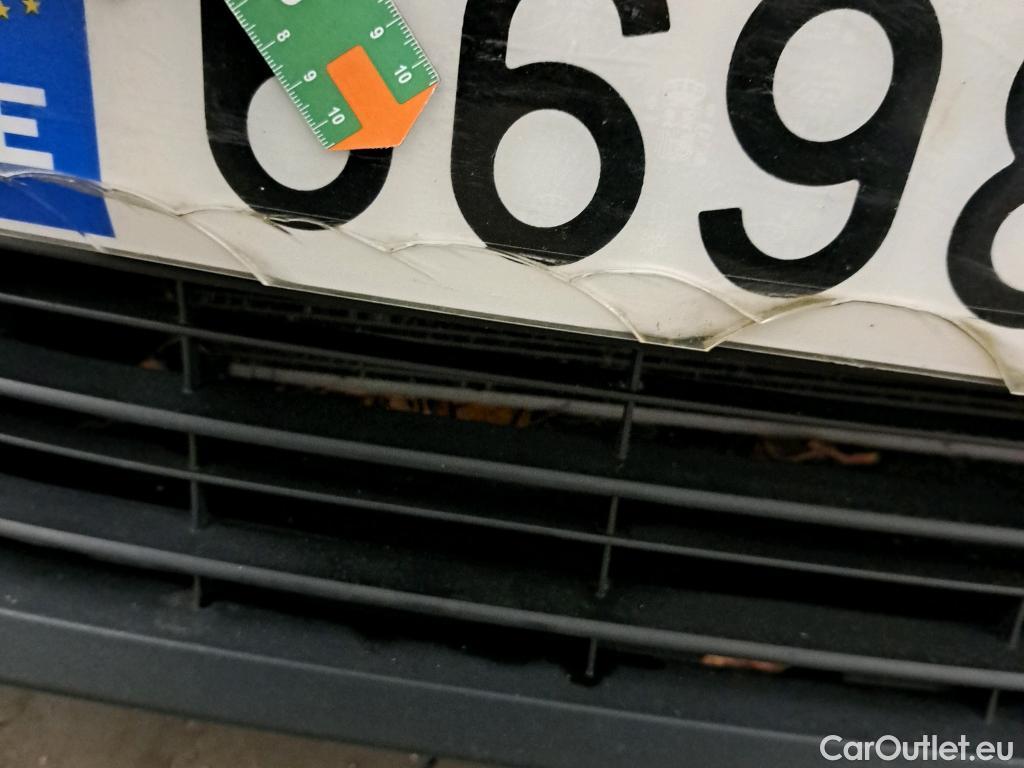  Toyota  Yaris TOYOTA  / 2020 / 5P / berlina con portón 1.5 120H Active Tech #27