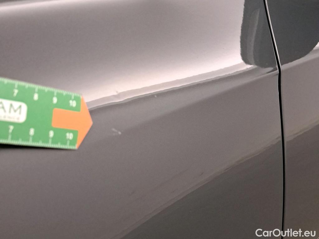  Volkswagen  Golf  VOLKSWAGEN / 2020 / 5P / berlina con portón Life 1.0 eTSI 81kW (110CV) DSG #10