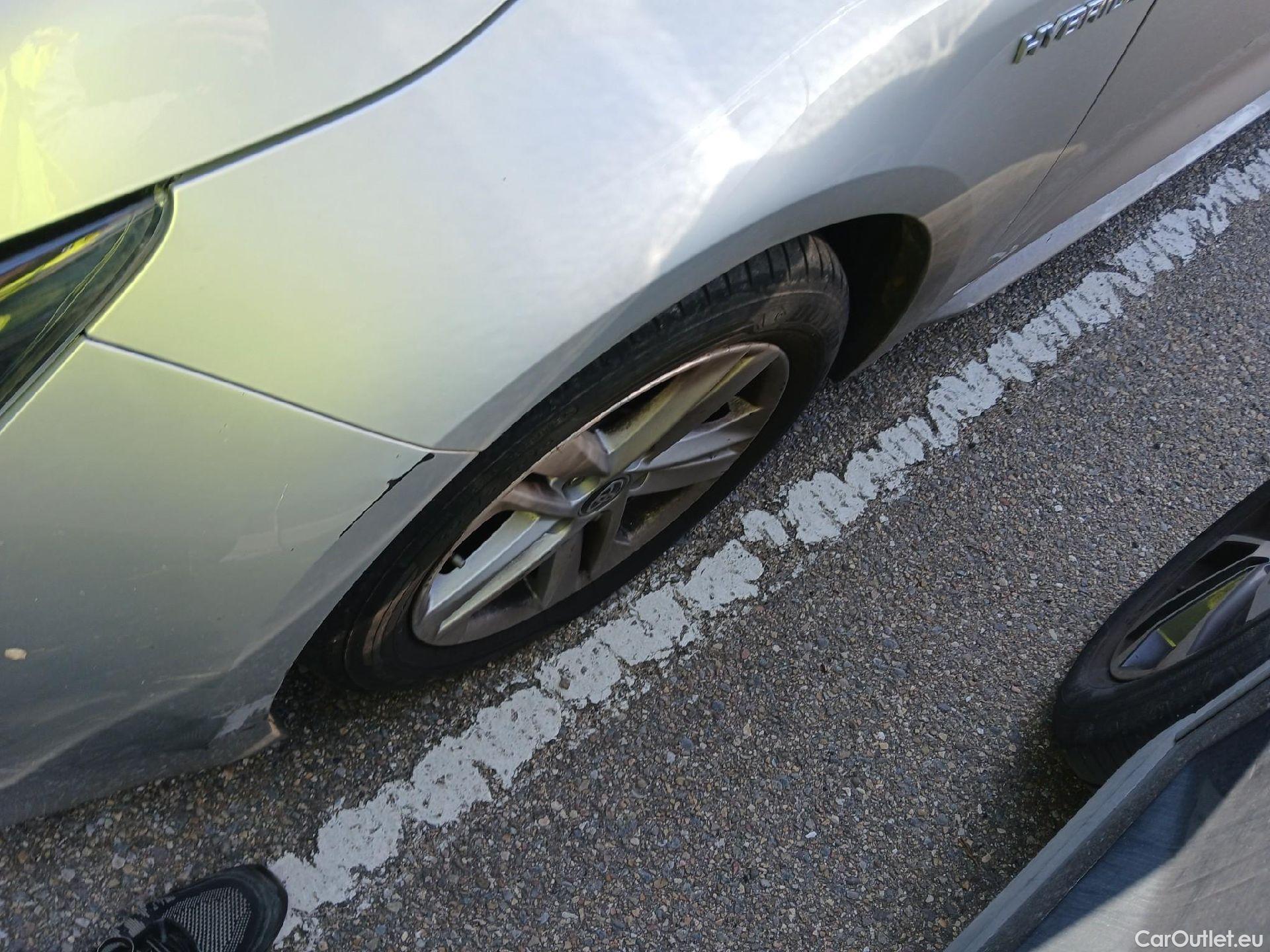  Toyota  Corolla TOYOTA  / 2019 / 5P / familiar 1.8 125H ACTIVE TECH E-CVT TOU SPORT #1