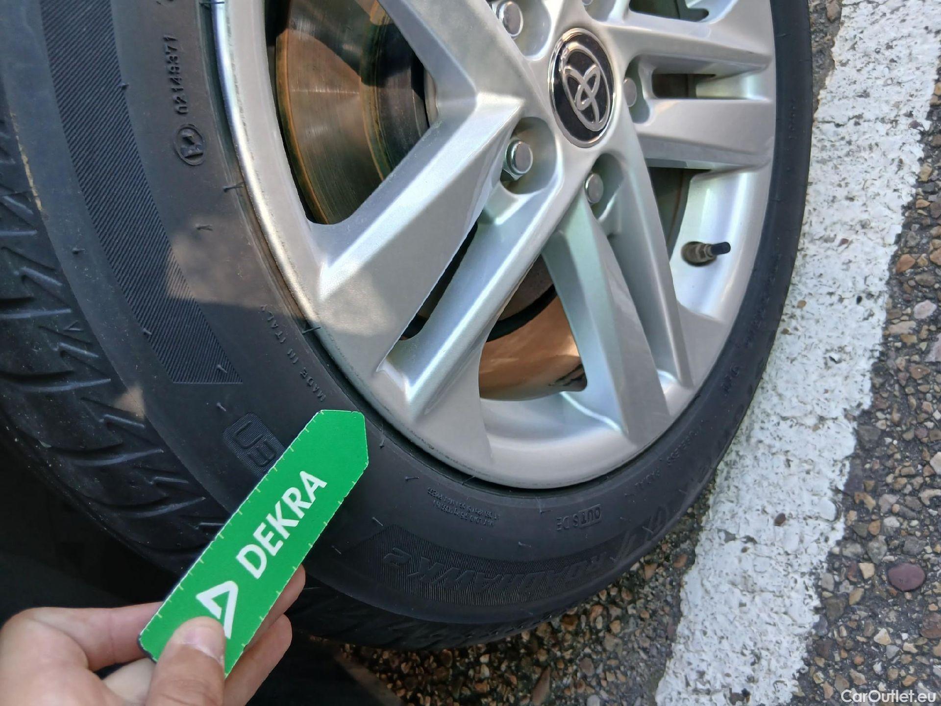  Toyota  Corolla TOYOTA  1.8 125H ACTIVE TECH E-CVT #7