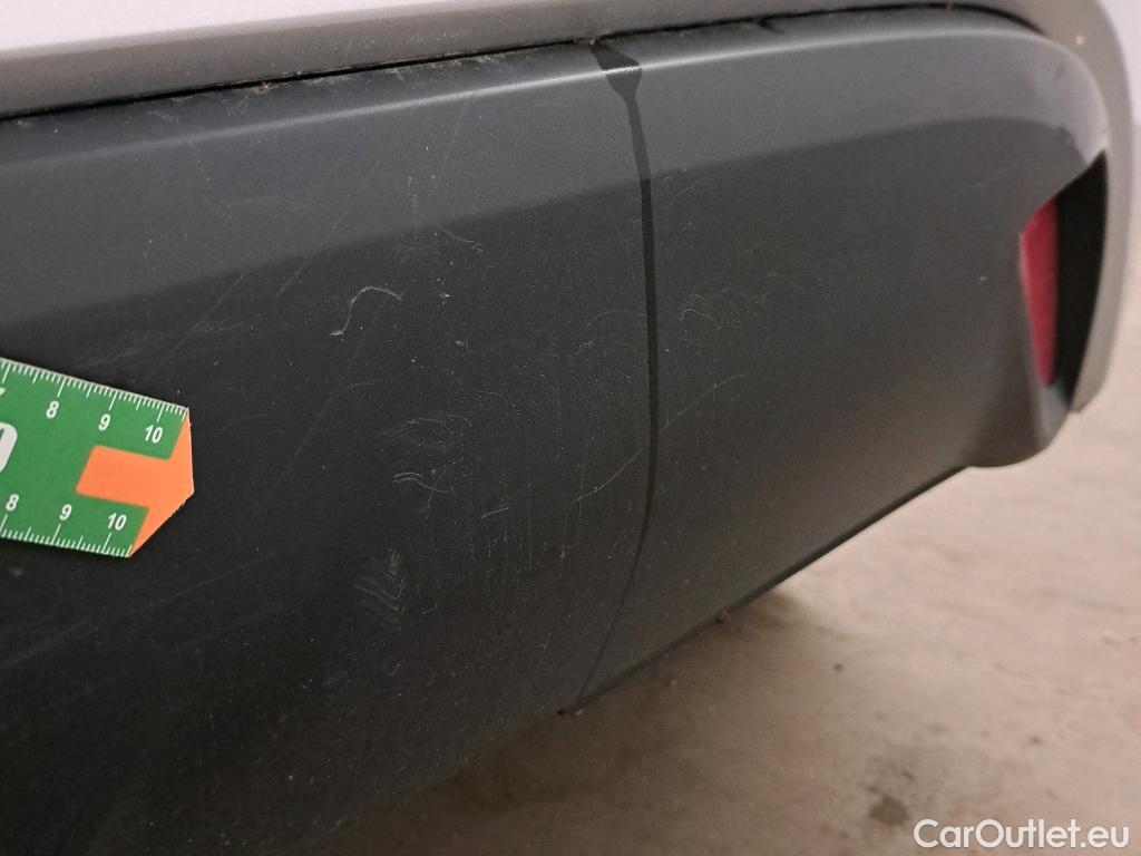  Toyota  Yaris TOYOTA  / 2020 / 5P / berlina con portón 1.5 120H Active Tech #25