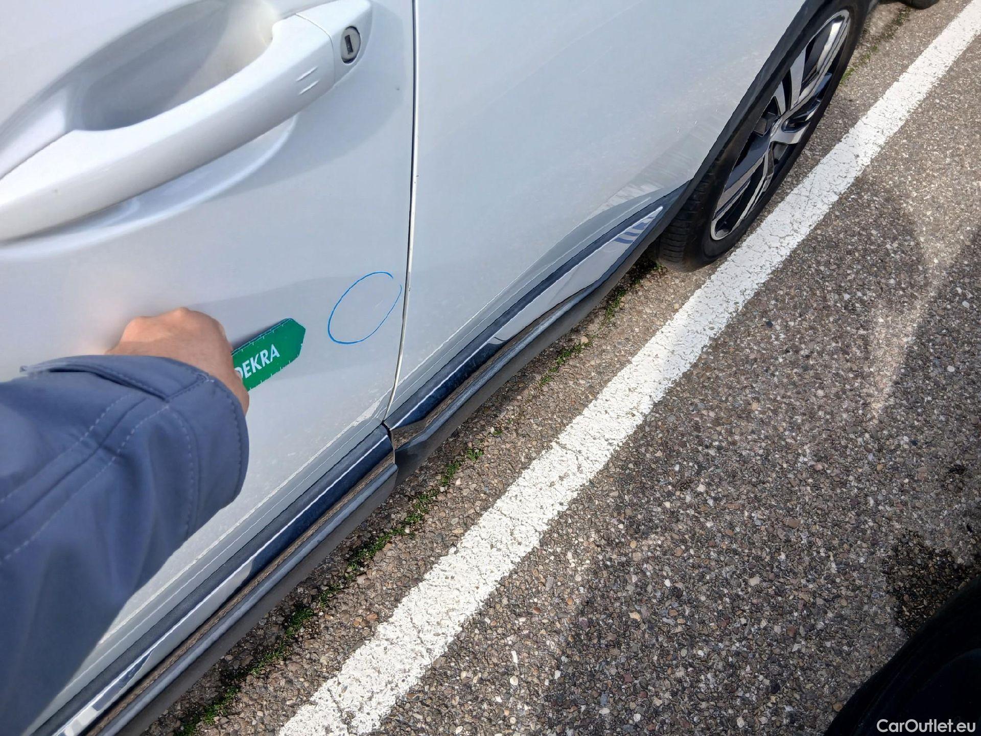  Peugeot  3008 PEUGEOT  Hybrid / 2020 / 5P / todoterreno 300 e-EAT8 Allure Pack #5