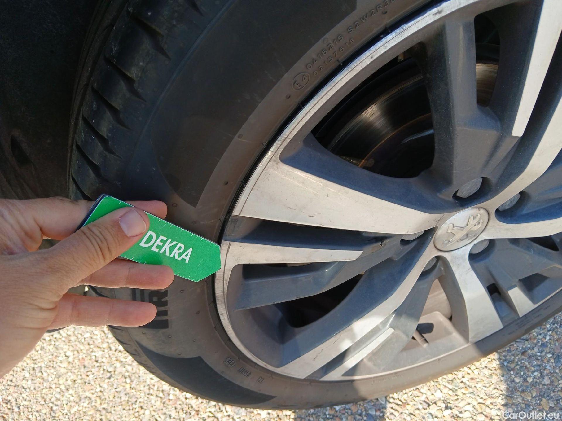  Peugeot  3008 PEUGEOT  / 2020 / 5P / todoterreno 1.5 BlueHDi 96kW S&S GT EAT8 #11