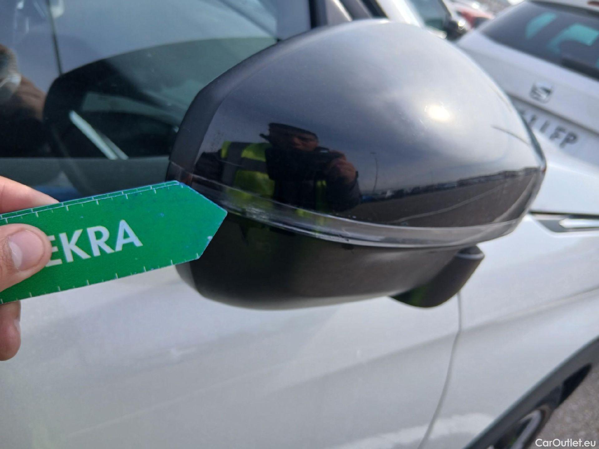  Peugeot  3008 PEUGEOT  Hybrid / 2020 / 5P / todoterreno 300 e-EAT8 Allure Pack #16