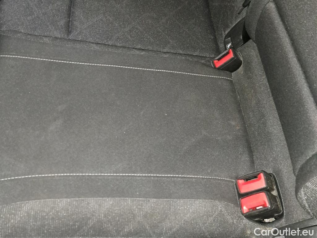  Volkswagen  Golf  VOLKSWAGEN / 2020 / 5P / berlina con portón Life 1.0 eTSI 81kW (110CV) DSG #31