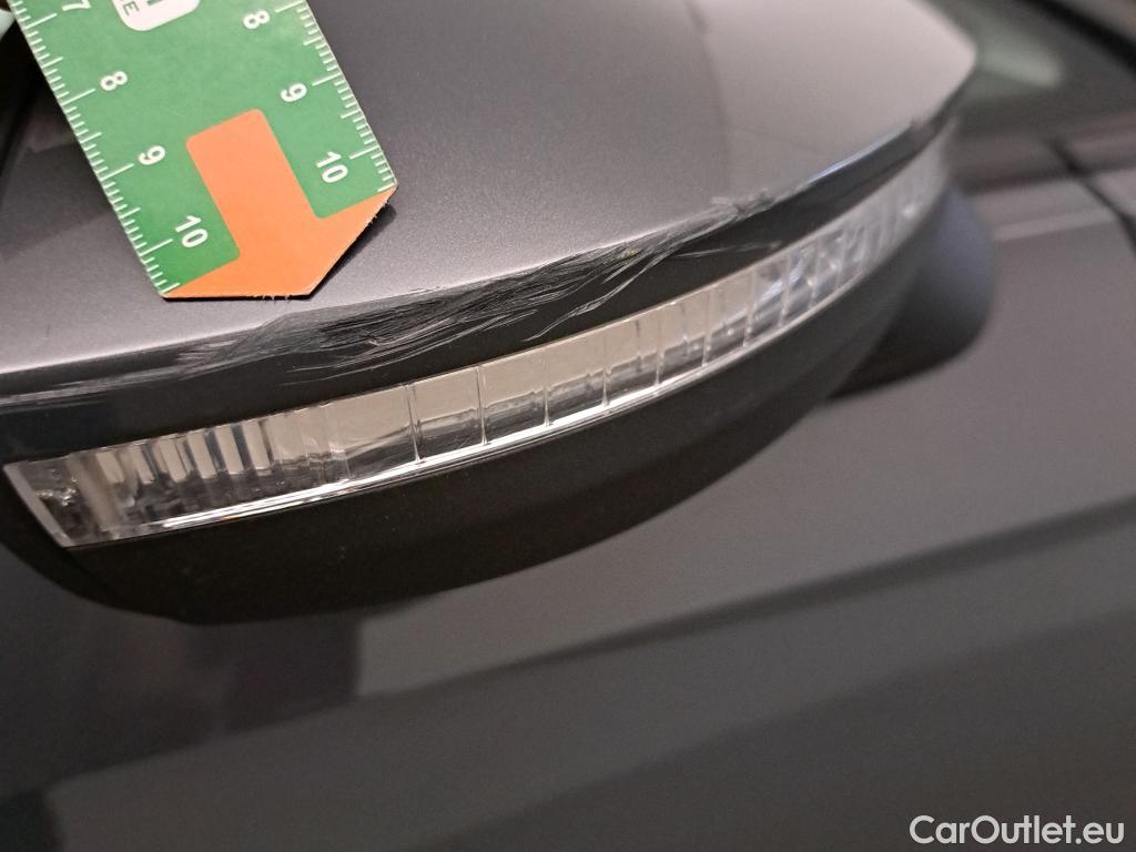  Volkswagen  Golf  VOLKSWAGEN / 2020 / 5P / berlina con portón Life 1.0 eTSI 81kW (110CV) DSG #50