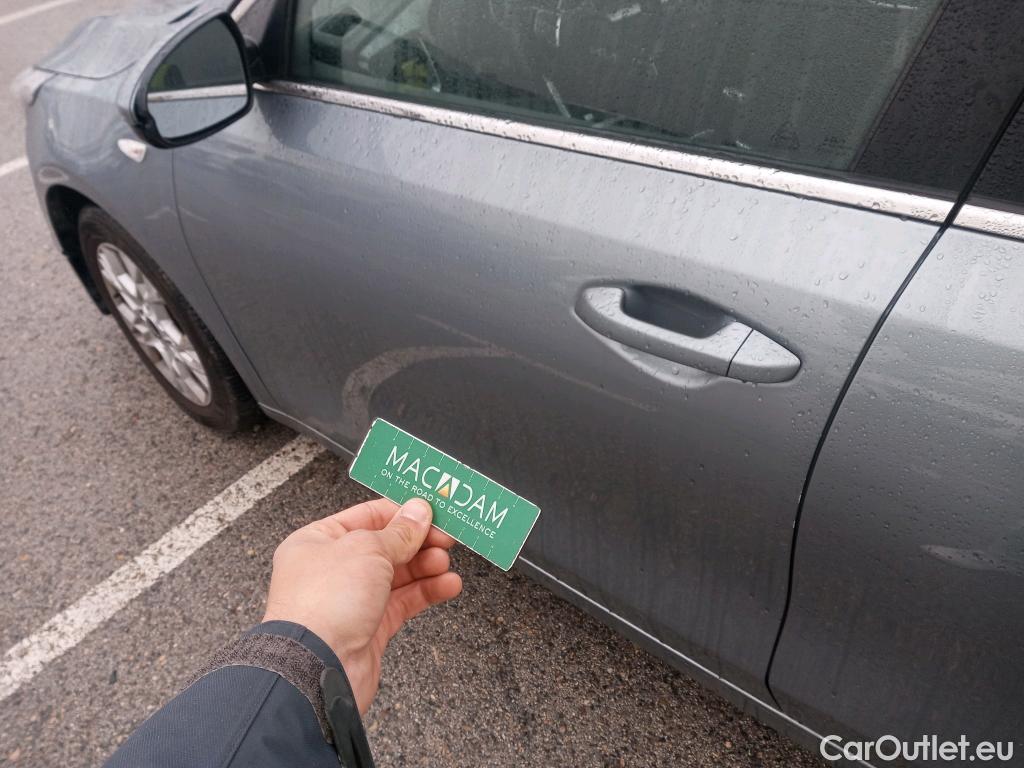  KIA  Cee'd KIA Ceed / 2021 / 5P / berlina con portón 1.0 T-GDi 88kW (120CV) Drive #10