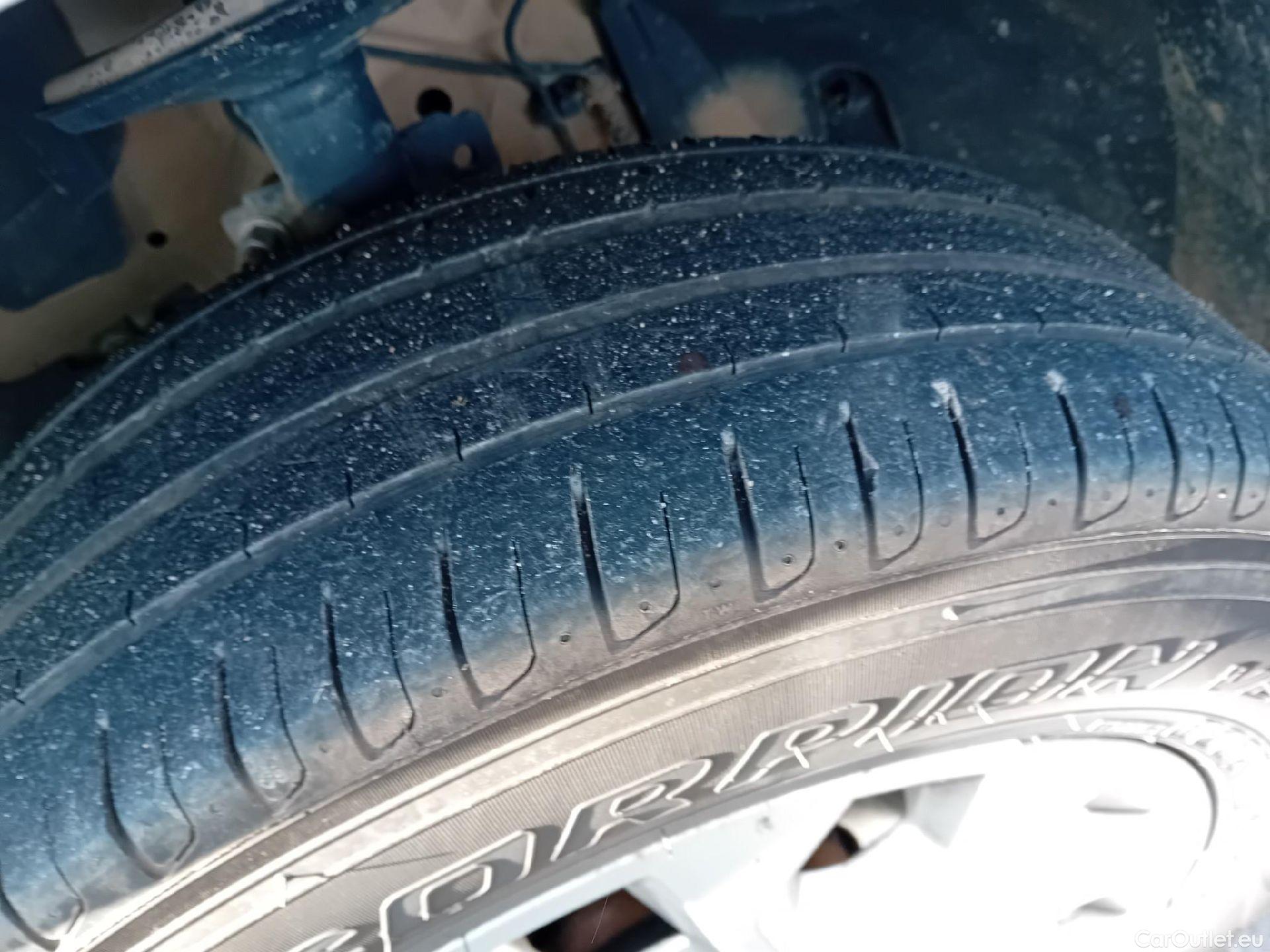  Dacia  Duster DACIA  / 2018 / 5P / todoterreno Comfort TCE 74kW(100CV) ECO-G 4X2 #32