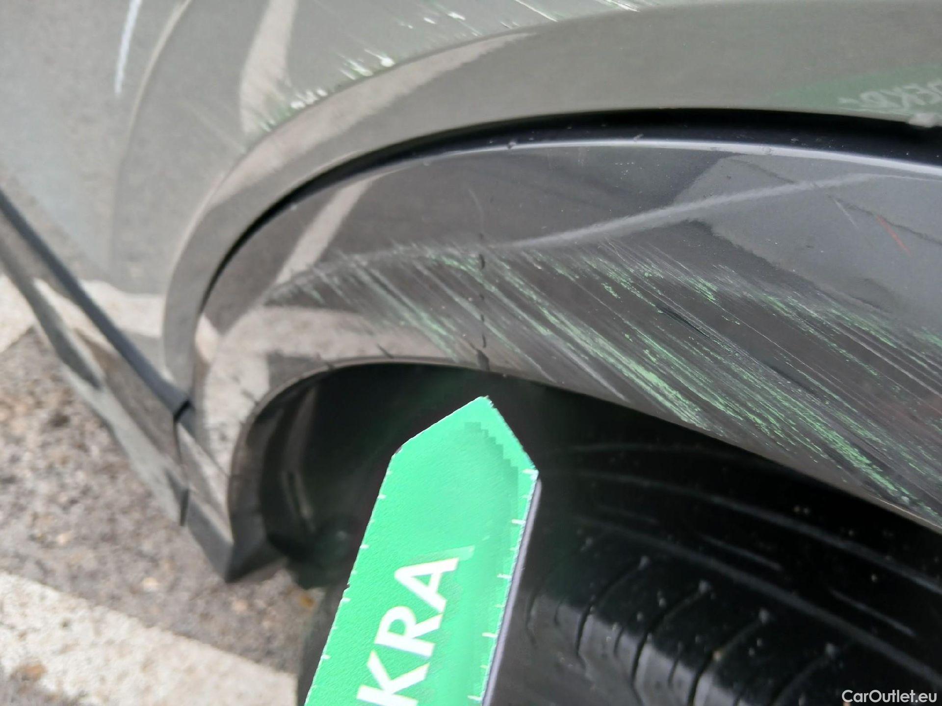  Audi  Q2 AUDI  / 2016 / 5P / todoterreno Design 30 TFSI 85kW (116CV) #25