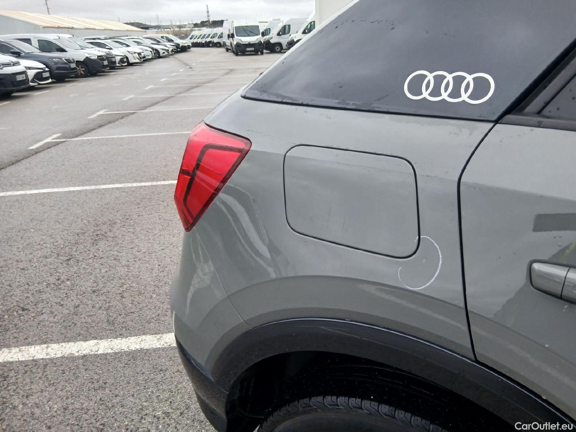  Audi  Q2 AUDI  / 2016 / 5P / todoterreno Design 30 TFSI 85kW (116CV) #44