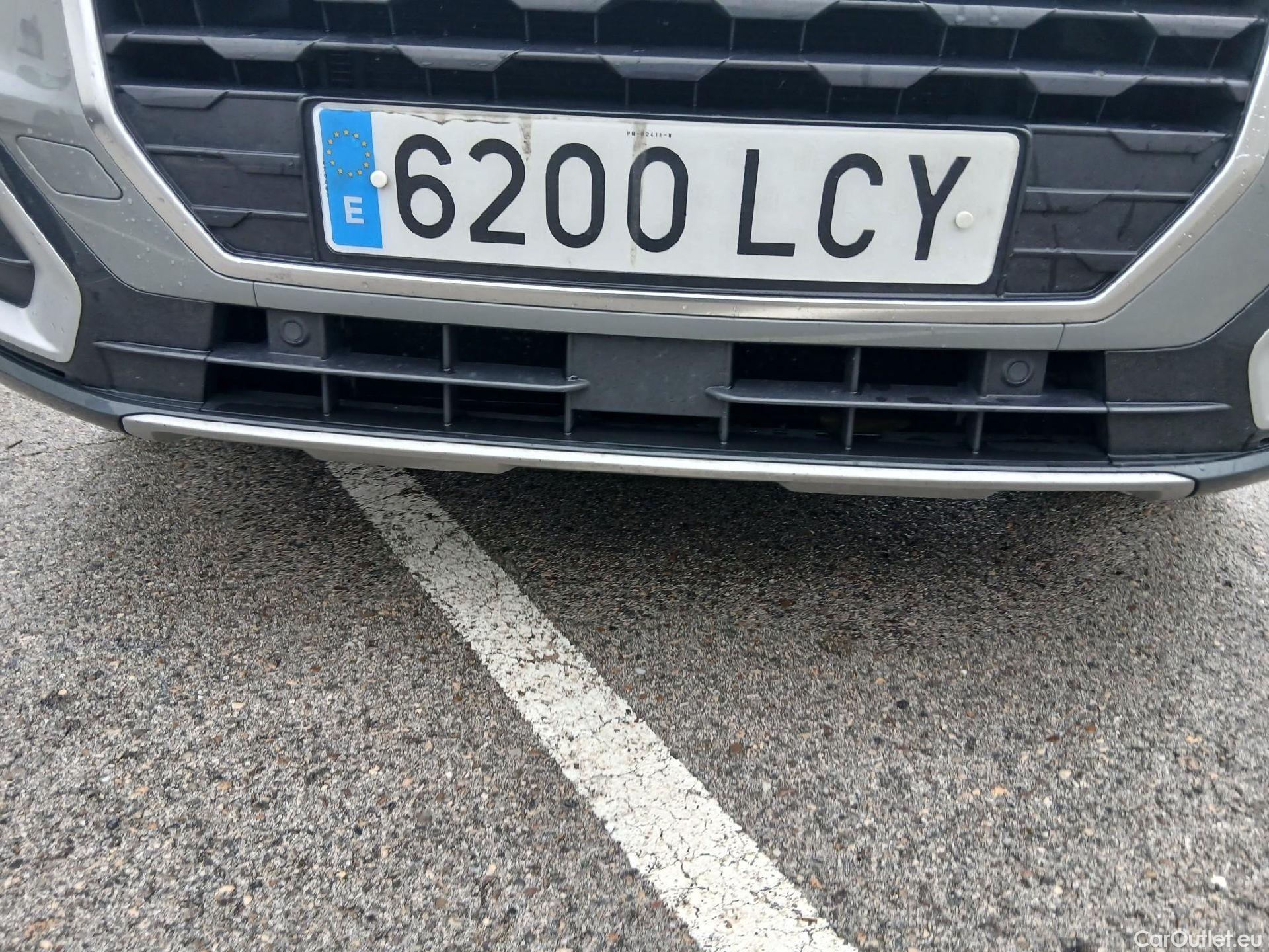  Audi  Q2 AUDI  / 2016 / 5P / todoterreno Design 30 TFSI 85kW (116CV) #8