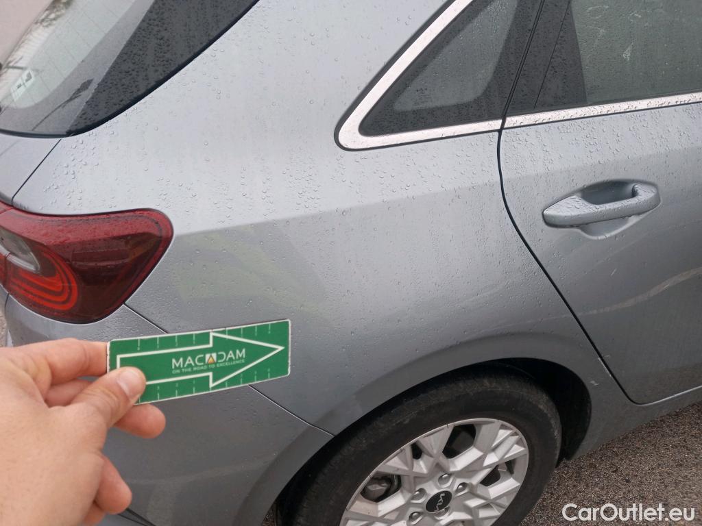  KIA  Cee'd KIA Ceed / 2021 / 5P / berlina con portón 1.0 T-GDi 88kW (120CV) Drive #4