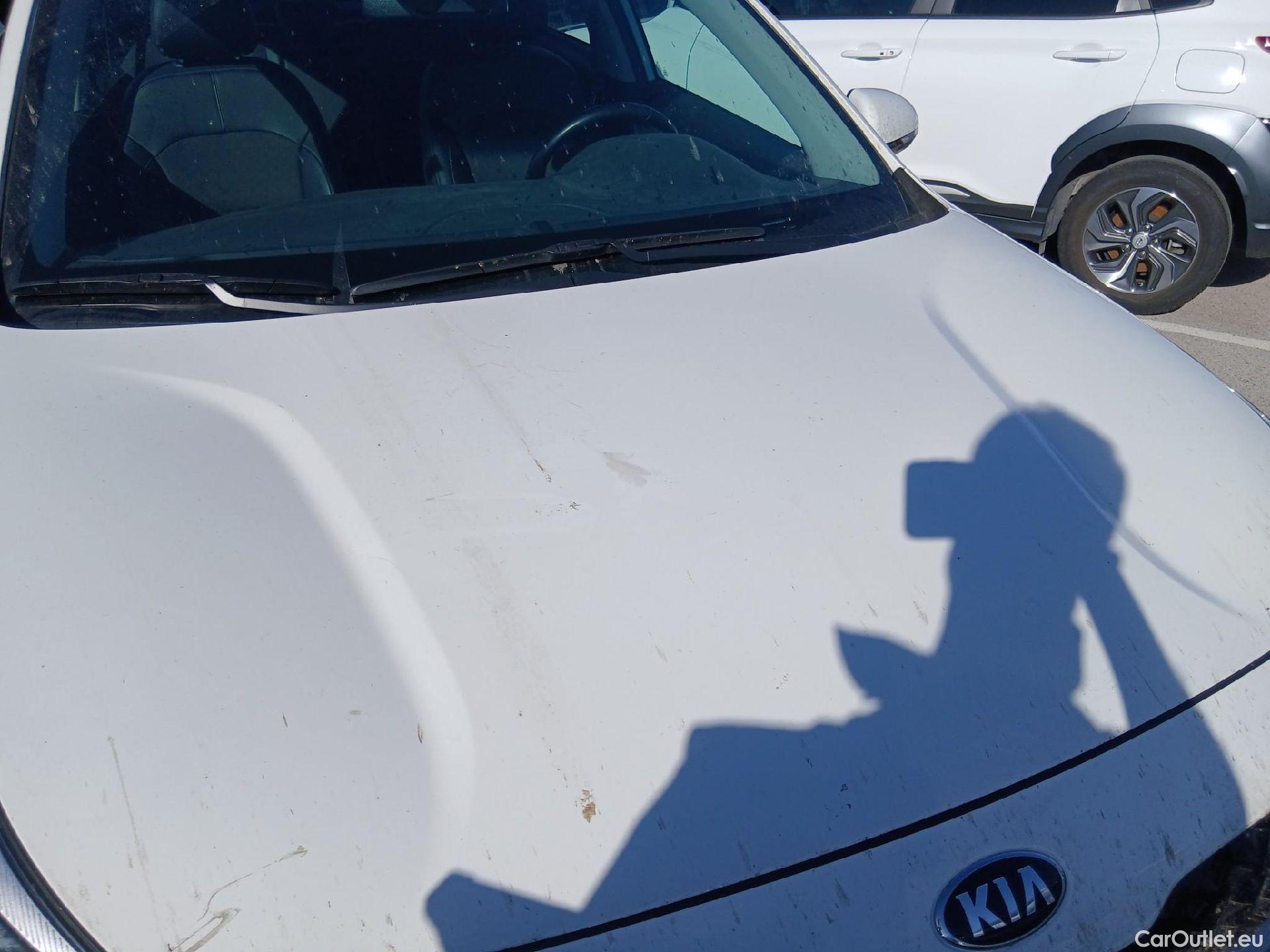  KIA  Niro KIA  / 2019 / 5P / crossover 1.6 GDi HEV 104kW (141CV) Drive #3