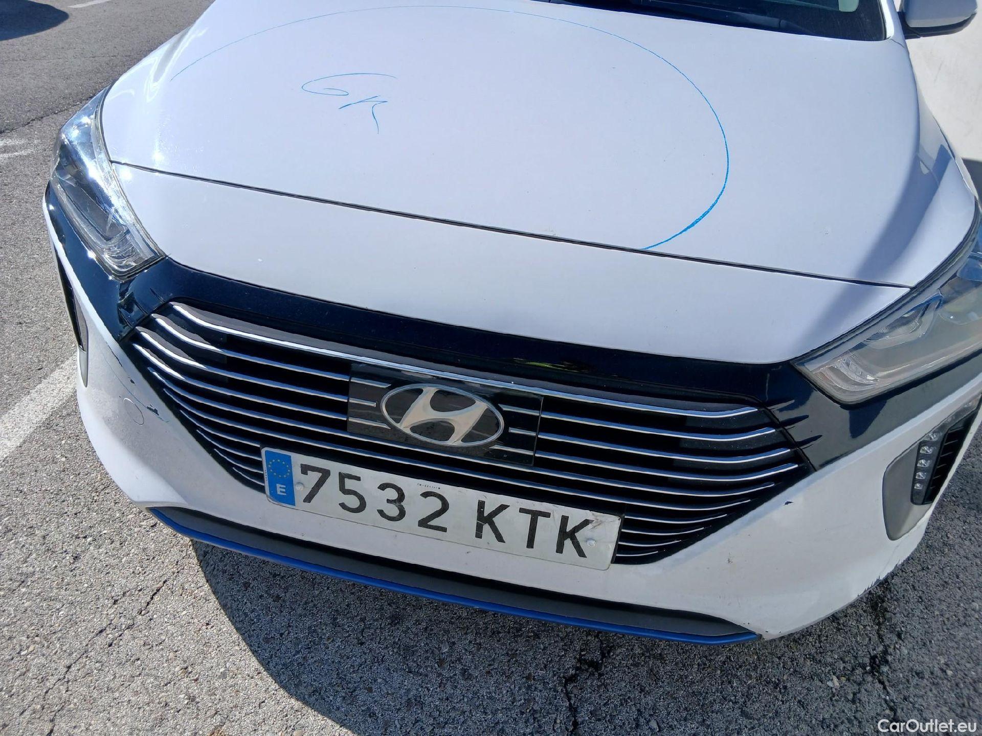  Hyundai   Ioniq HYUNDAI / 2016 / 5P / berlina con portón 1.6 GDI HEV Klass DCT #19