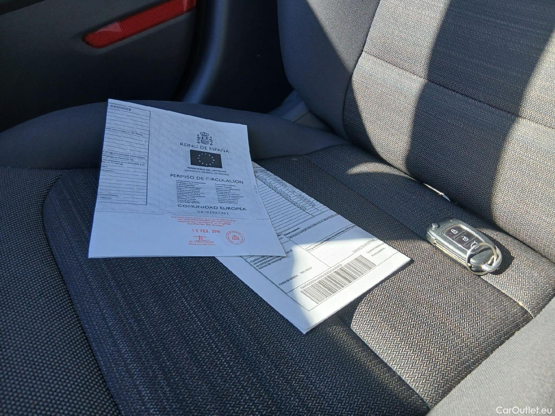  Hyundai   Ioniq HYUNDAI / 2016 / 5P / berlina con portón 1.6 GDI HEV Klass DCT #1