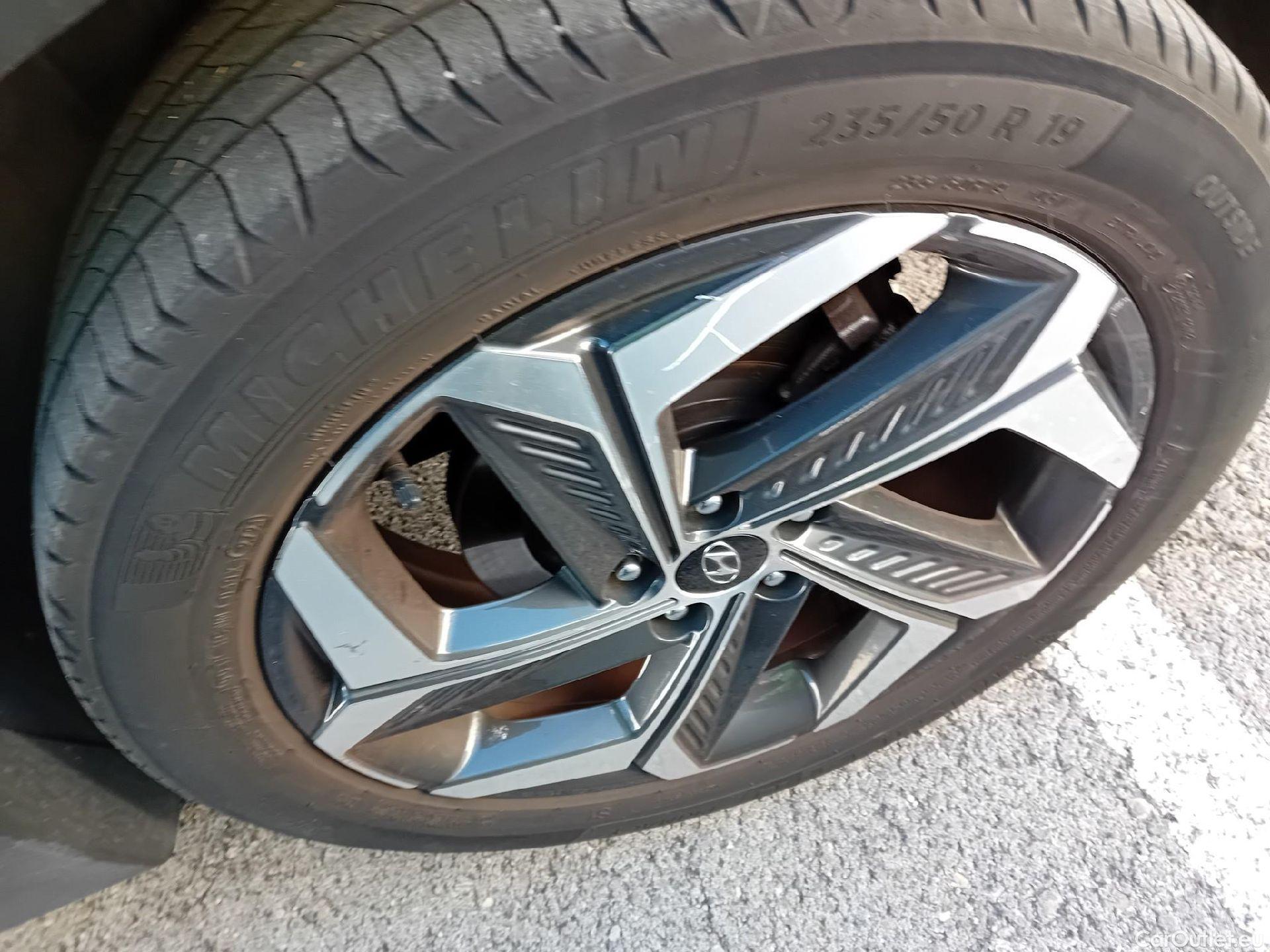  Hyundai  Tucson HYUNDAI  / 2020 / 5P / todoterreno 1.6 TGDI PHEV 195kW Maxx Auto 4X4 #13