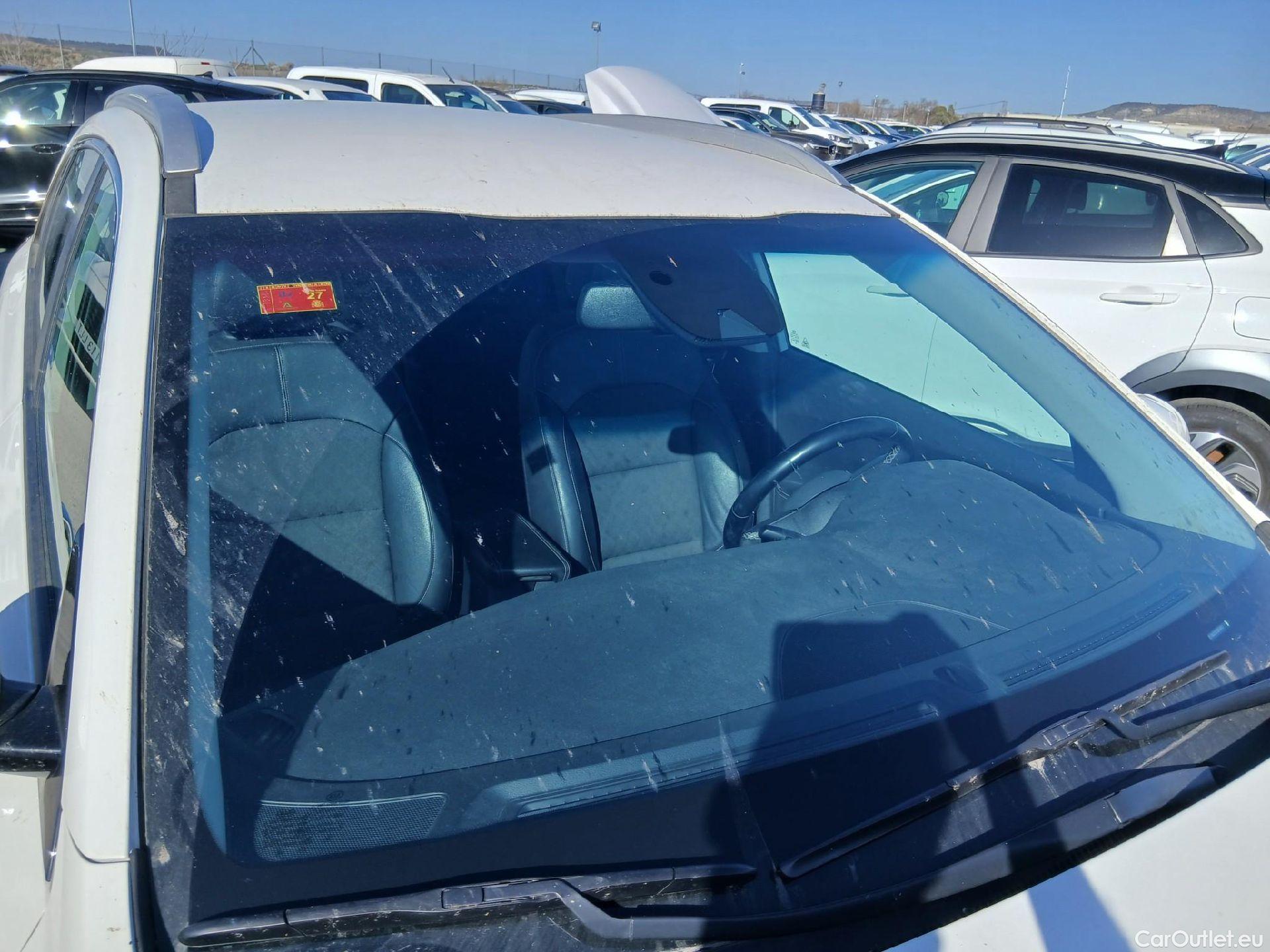  KIA  Niro KIA  / 2019 / 5P / crossover 1.6 GDi HEV 104kW (141CV) Drive #2