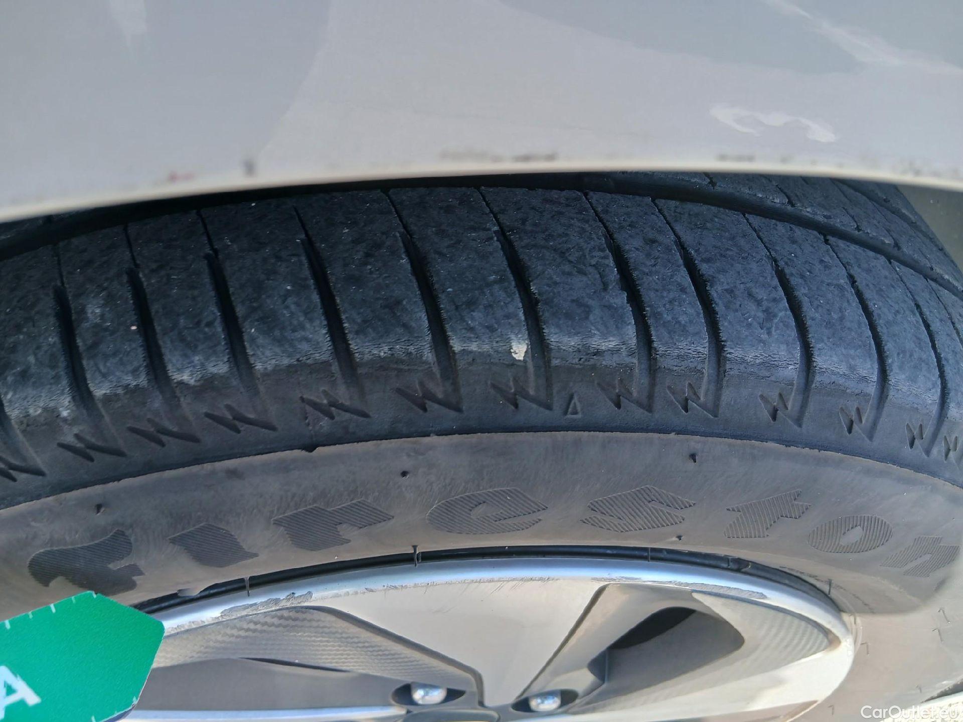  Hyundai   Ioniq HYUNDAI / 2016 / 5P / berlina con portón 1.6 GDI HEV Klass DCT #10