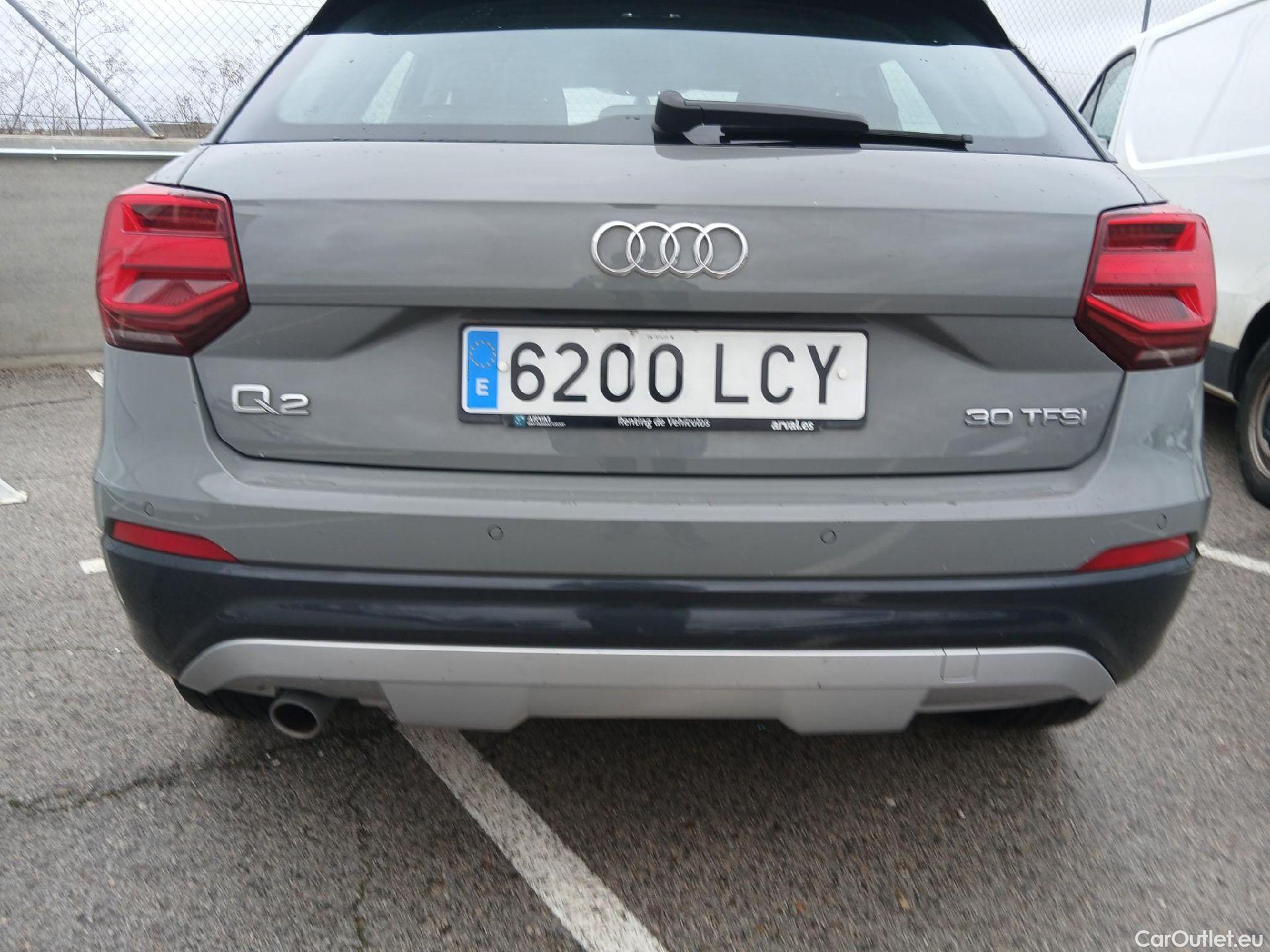  Audi  Q2 AUDI  / 2016 / 5P / todoterreno Design 30 TFSI 85kW (116CV) #33