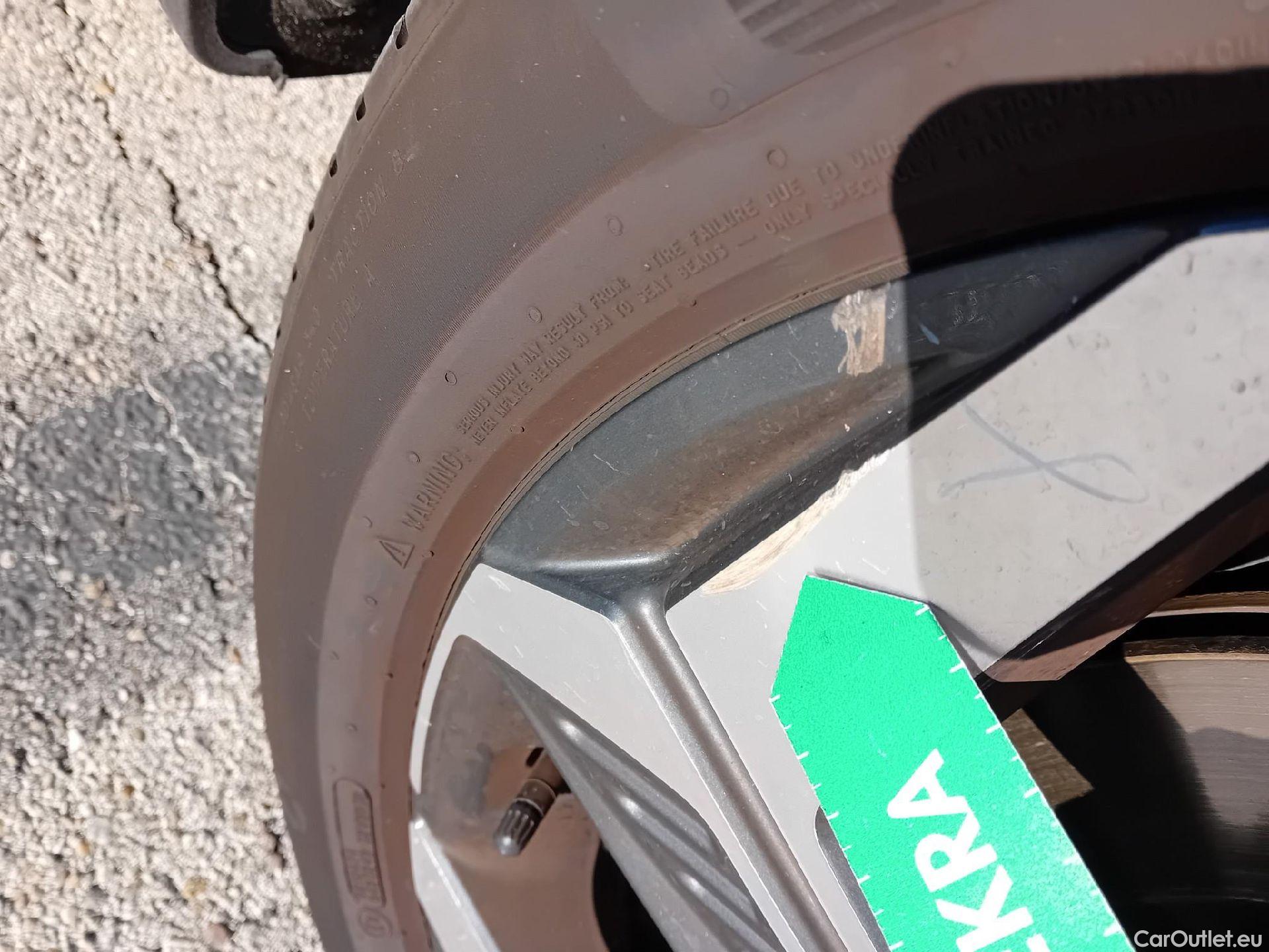  Hyundai  Tucson HYUNDAI  / 2020 / 5P / todoterreno 1.6 TGDI PHEV 195kW Maxx Auto 4X4 #32