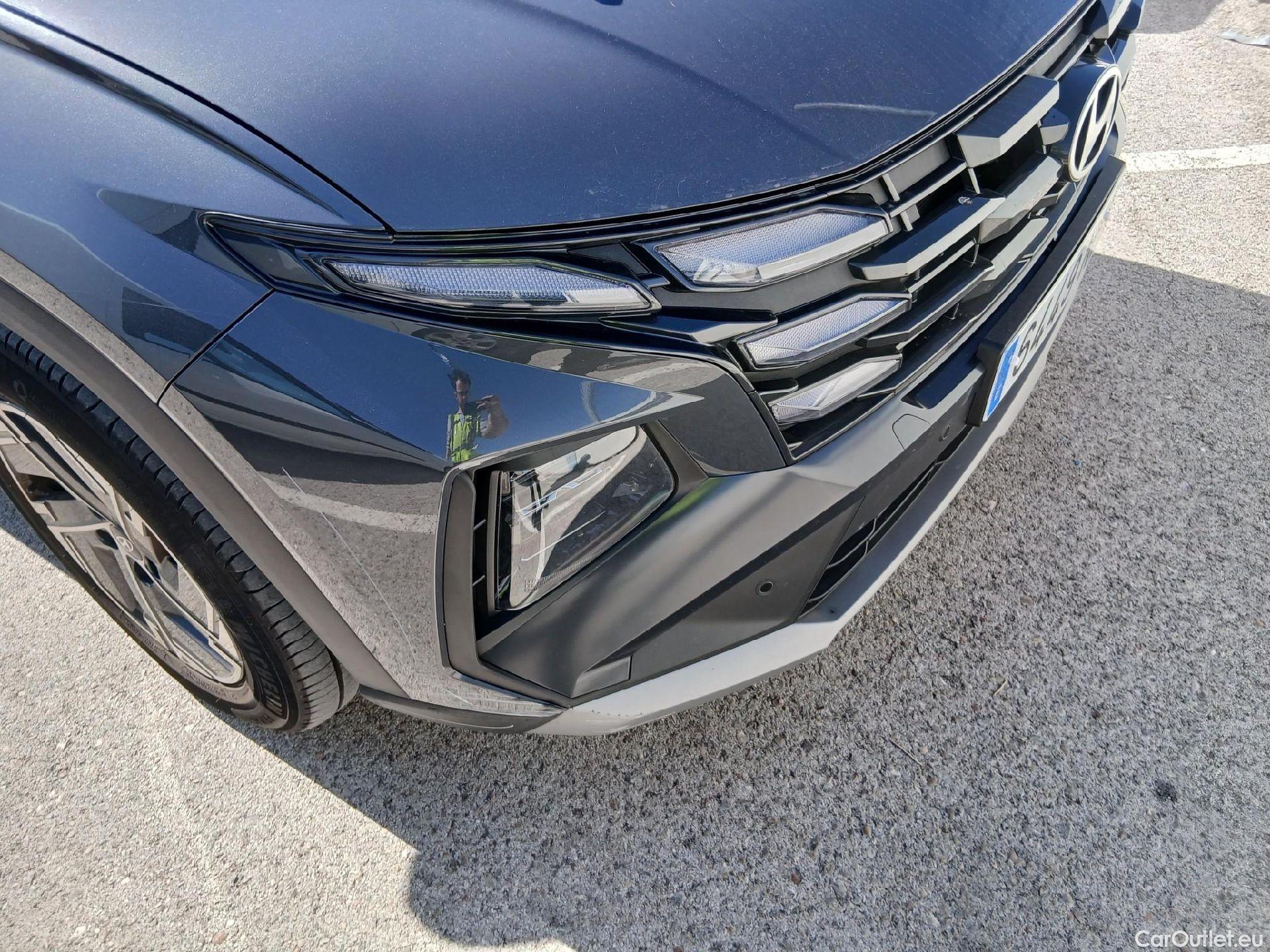  Hyundai  Tucson HYUNDAI  / 2024 / 5P / todoterreno 1.6T 158kW (215CV) HEV AT Klass #4