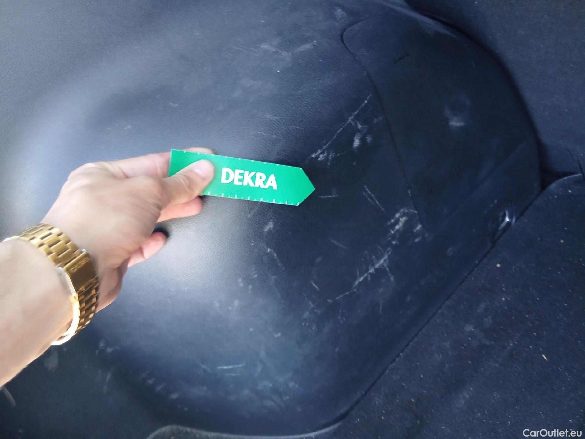  KIA  Niro KIA  / 2019 / 5P / crossover 1.6 GDi HEV 104kW (141CV) Drive #31