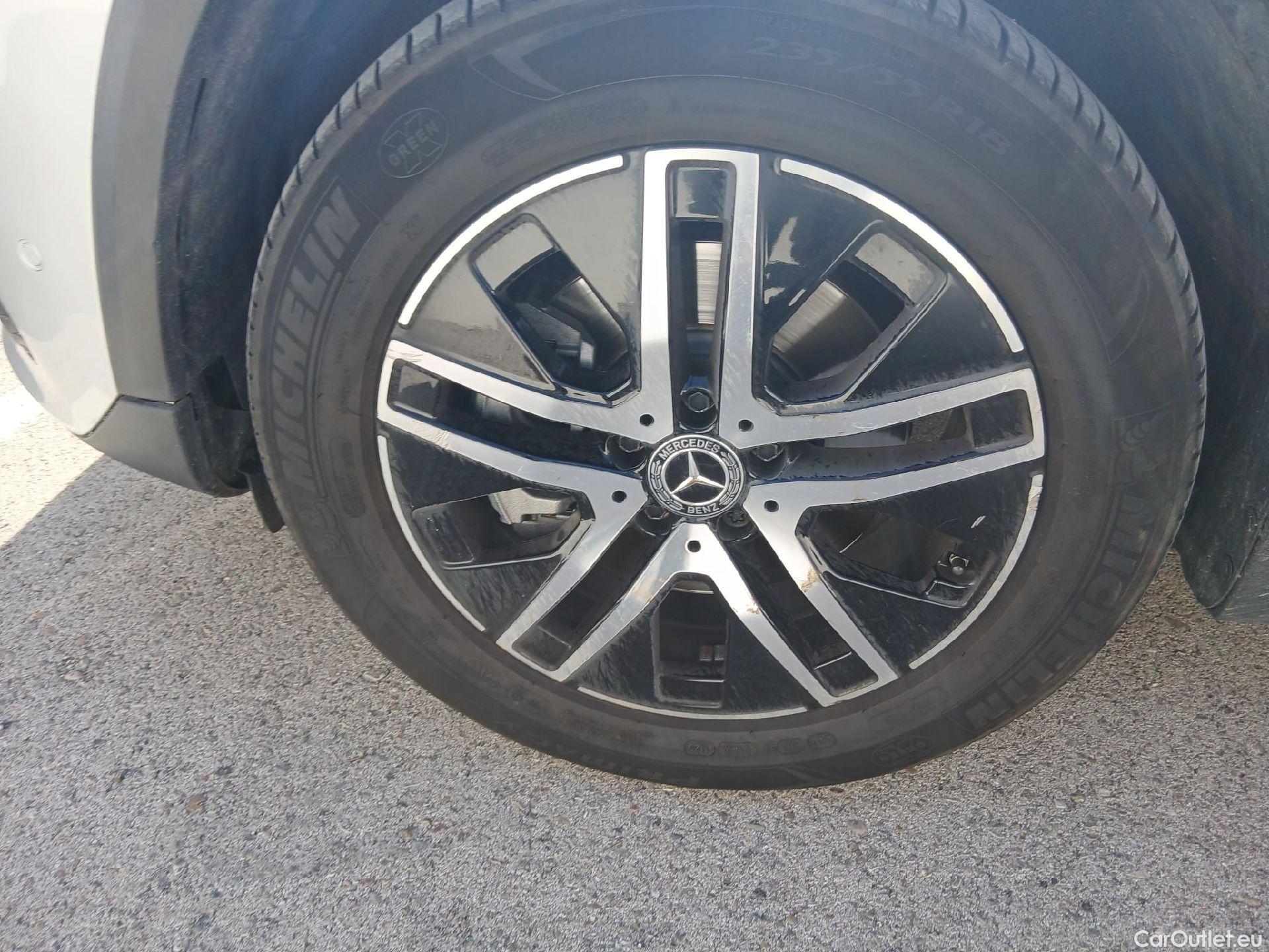  Mercedes  GLA MERCEDES-BENZ  / 2020 / 5P / todoterreno  250 e #66