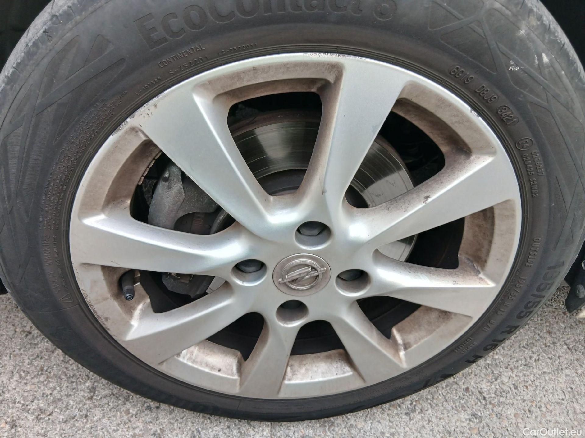  Opel  Corsa OPEL  / 2019 / 5P / berlina con portón 1.2T XHL 74kW (100CV) Edition (AC) #2