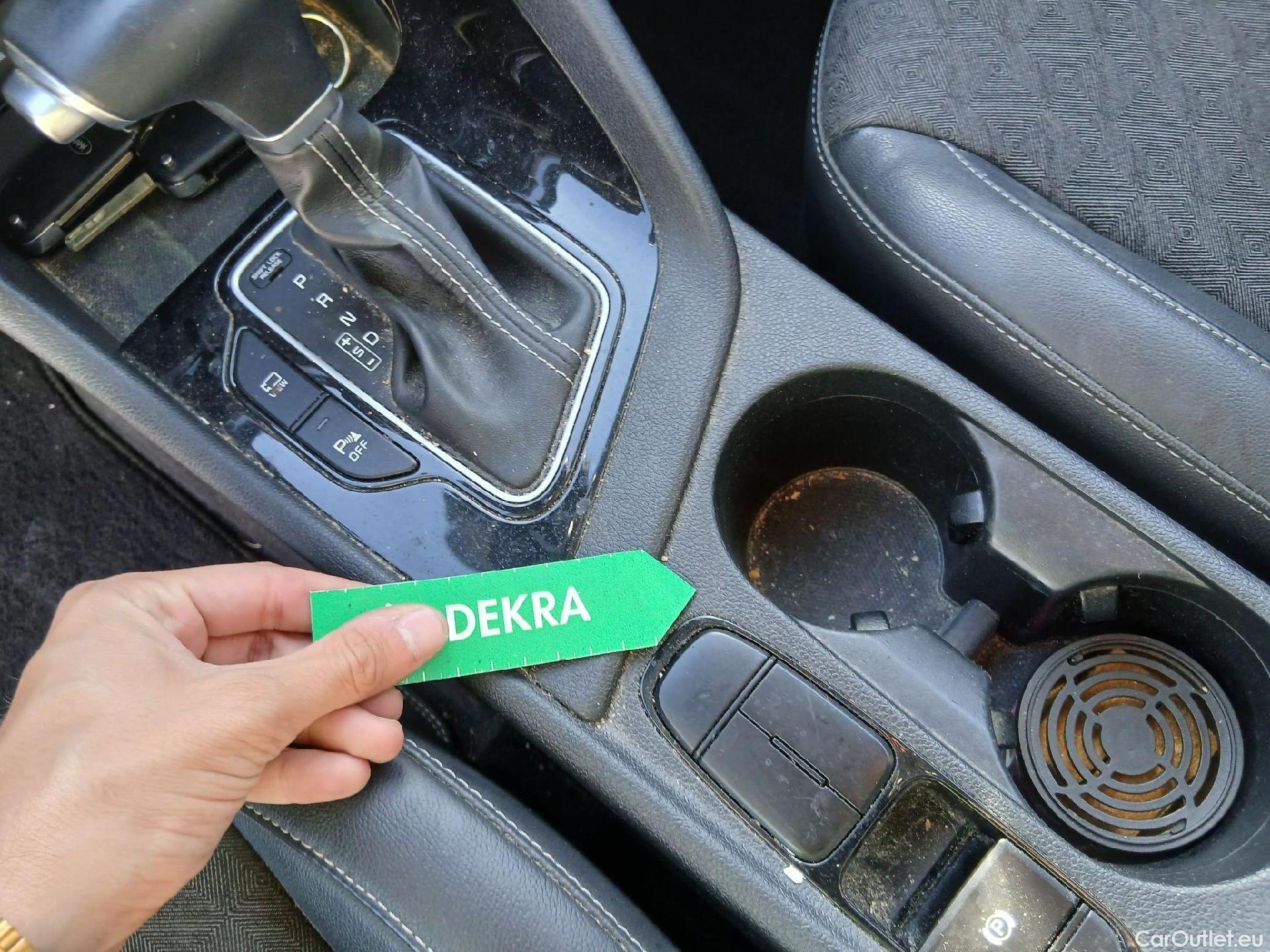  KIA  Niro KIA  / 2019 / 5P / crossover 1.6 GDi HEV 104kW (141CV) Drive #22