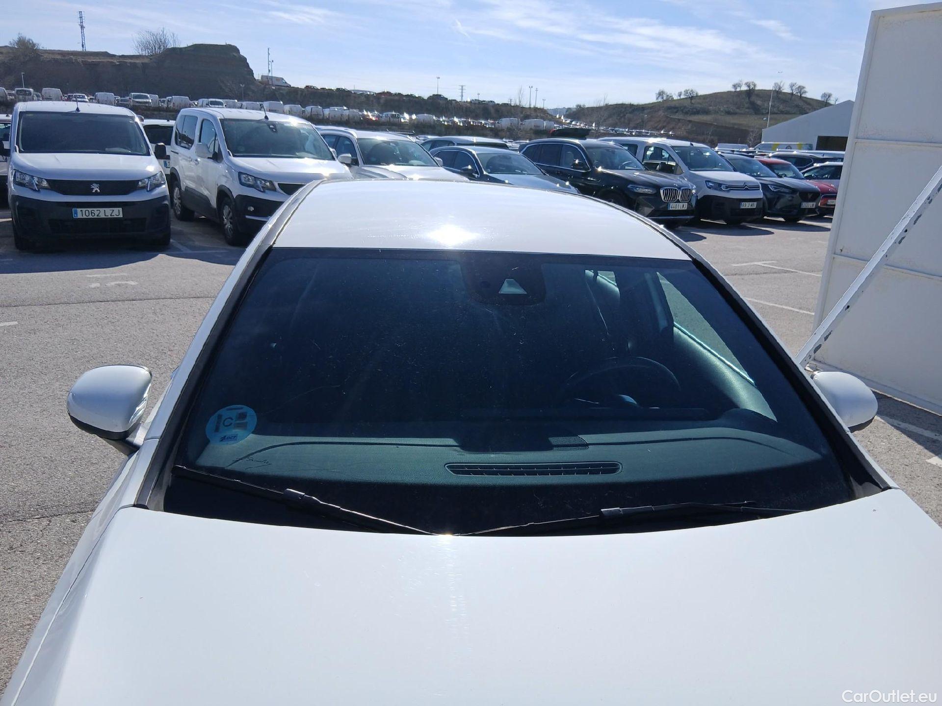  Mercedes  A-Klasse MERCEDES-BENZ Clase A / 2018 / 5P / berlina con portón A 180 d #1