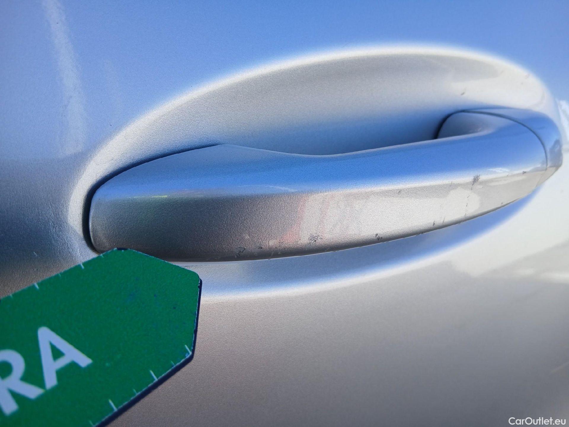  Mercedes  GLA MERCEDES-BENZ  / 2020 / 5P / todoterreno  250 e #13