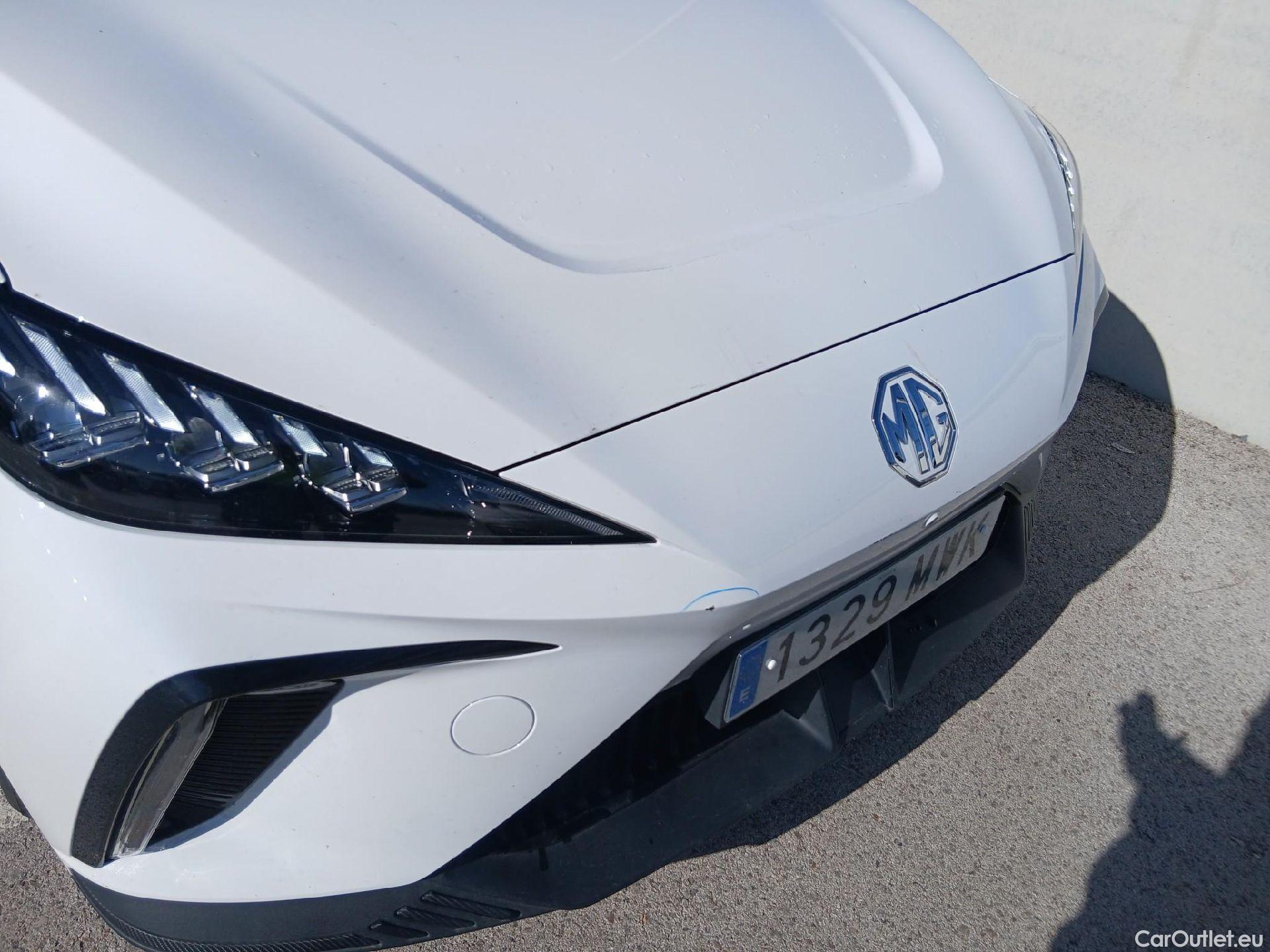  Land Rover  Discovery MG MG4 / 2022 / 5P / berlina con portón 77kWh Extended Range #11