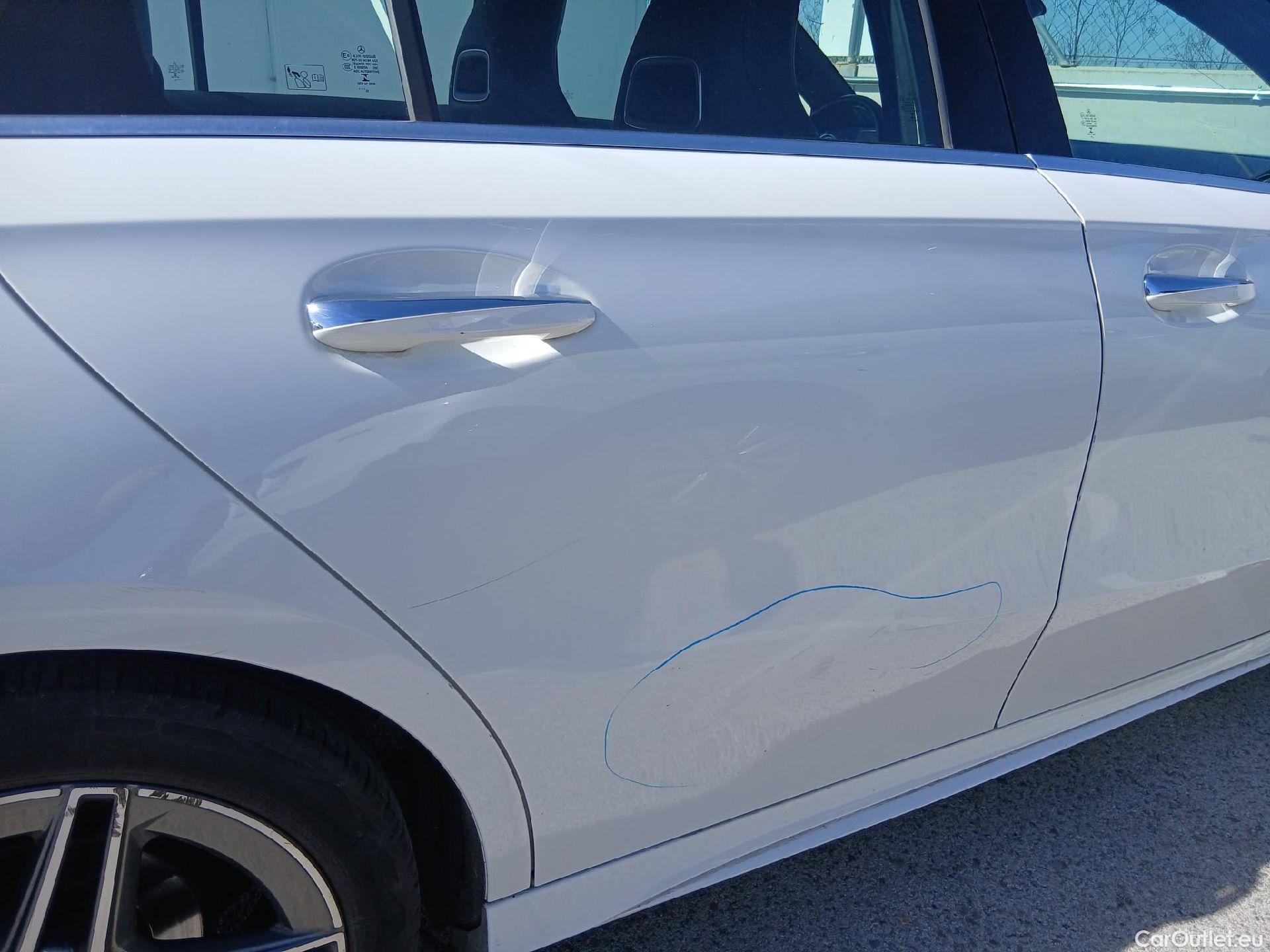  Mercedes  A-Klasse MERCEDES-BENZ Clase A / 2018 / 5P / berlina con portón A 180 d #54