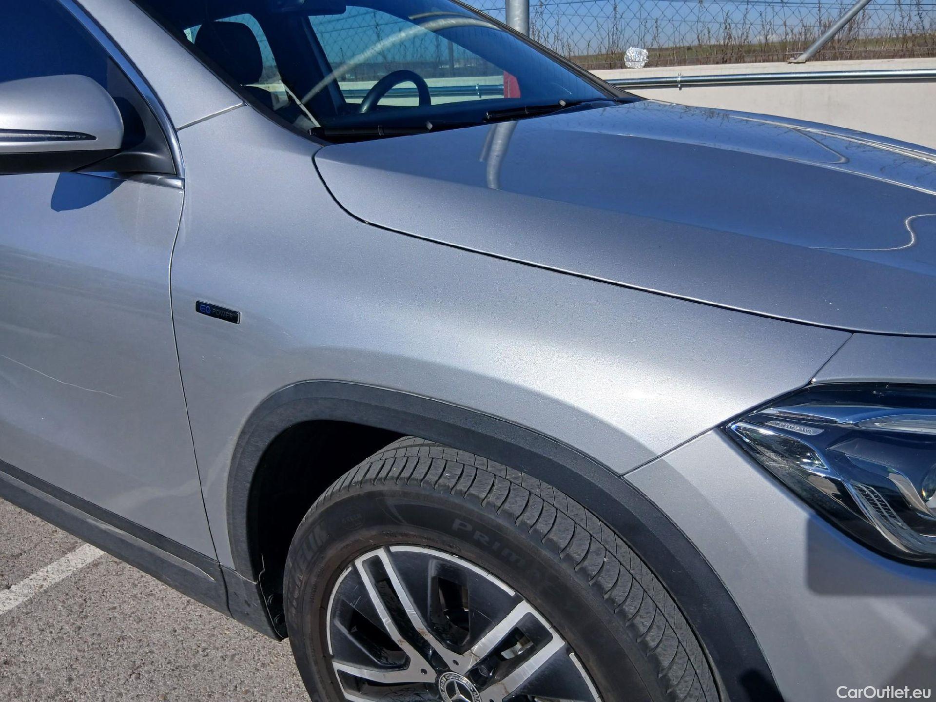  Mercedes  GLA MERCEDES-BENZ  / 2020 / 5P / todoterreno  250 e #63