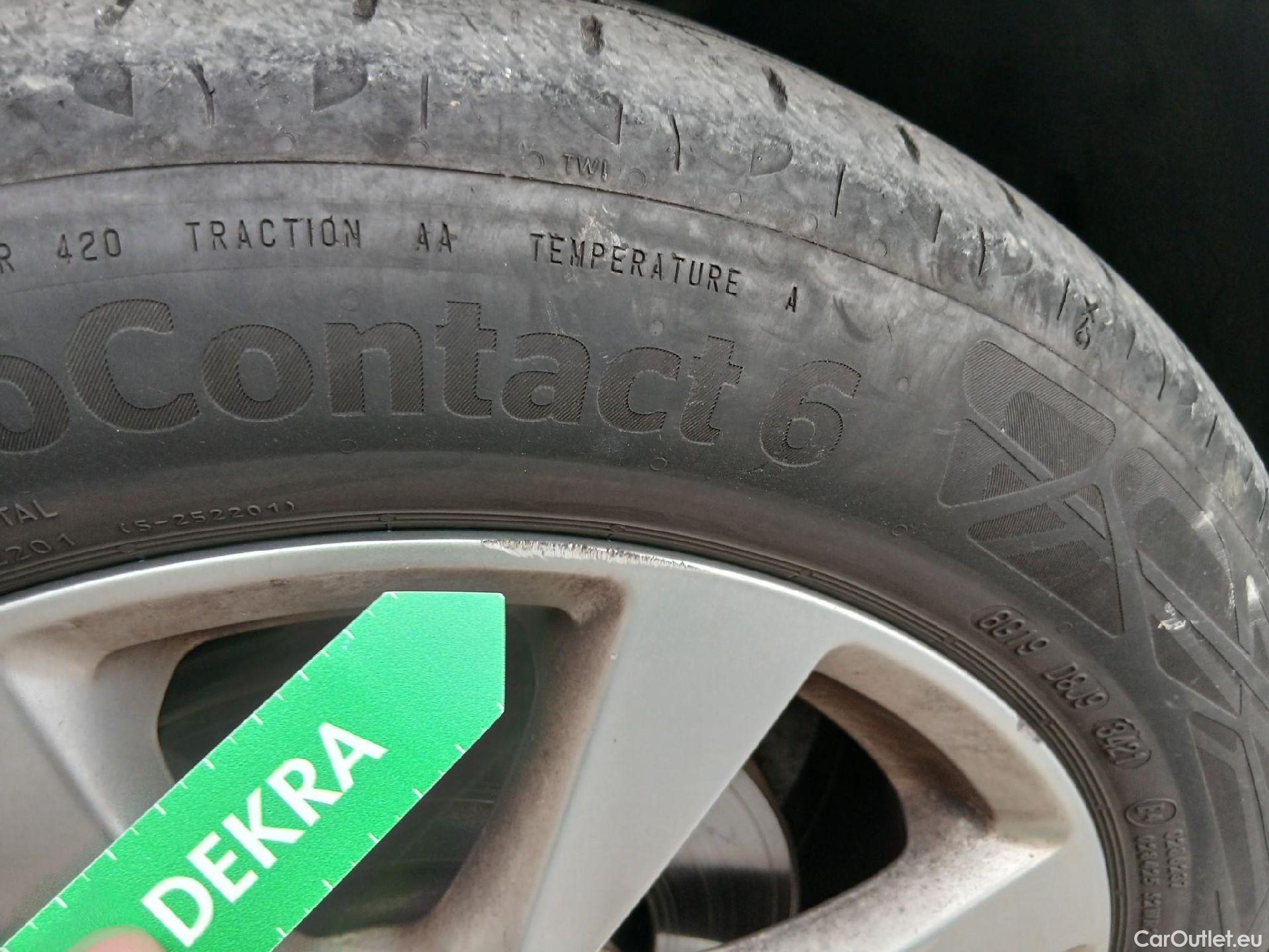  Opel  Corsa OPEL  / 2019 / 5P / berlina con portón 1.2T XHL 74kW (100CV) Edition (AC) #3