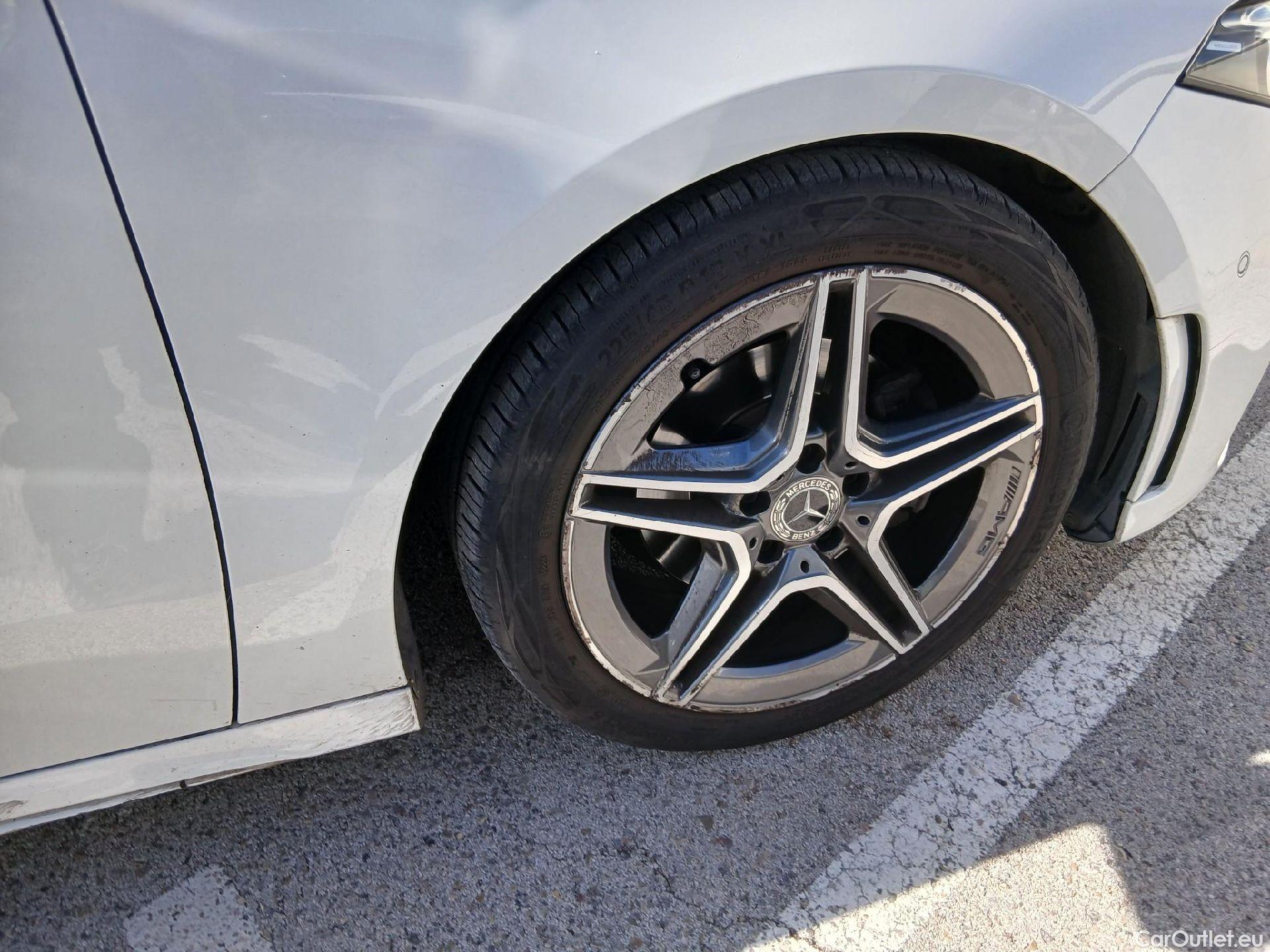  Mercedes  A-Klasse MERCEDES-BENZ Clase A / 2018 / 5P / berlina con portón A 180 d #62