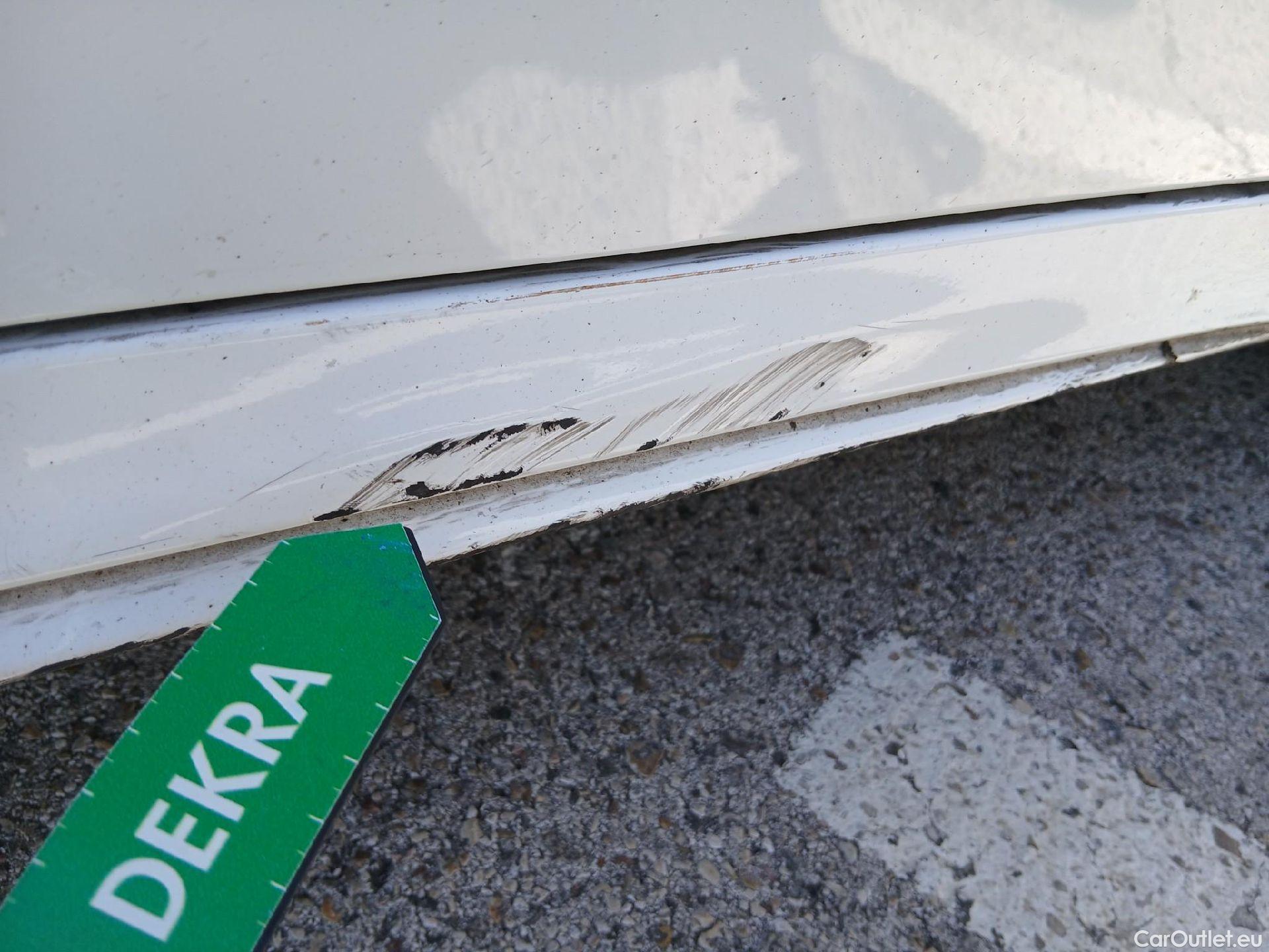  Mercedes  A-Klasse MERCEDES-BENZ Clase A / 2018 / 5P / berlina con portón A 180 d #57