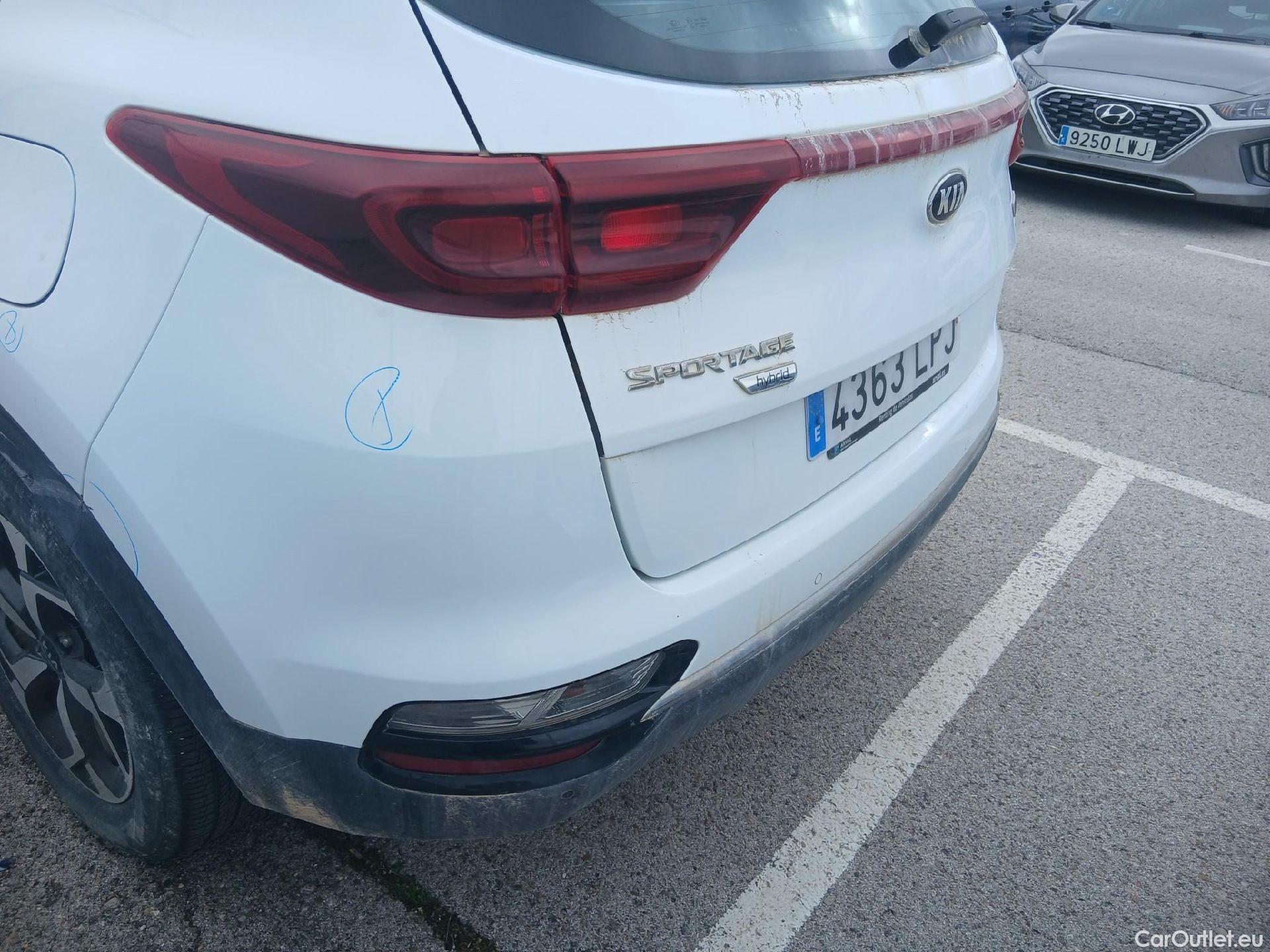  KIA  Sportage KIA  / 2018 / 5P / todoterreno 1.6 MHEV Business 100kW (136CV) 4x4 #32