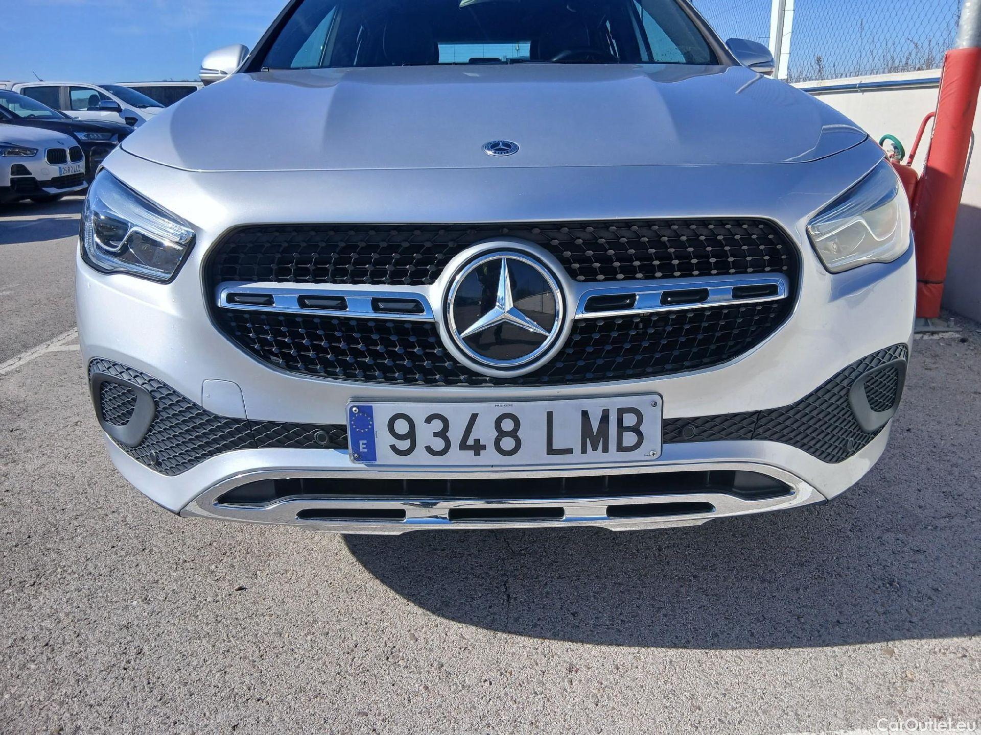  Mercedes  GLA MERCEDES-BENZ  / 2020 / 5P / todoterreno  250 e #3