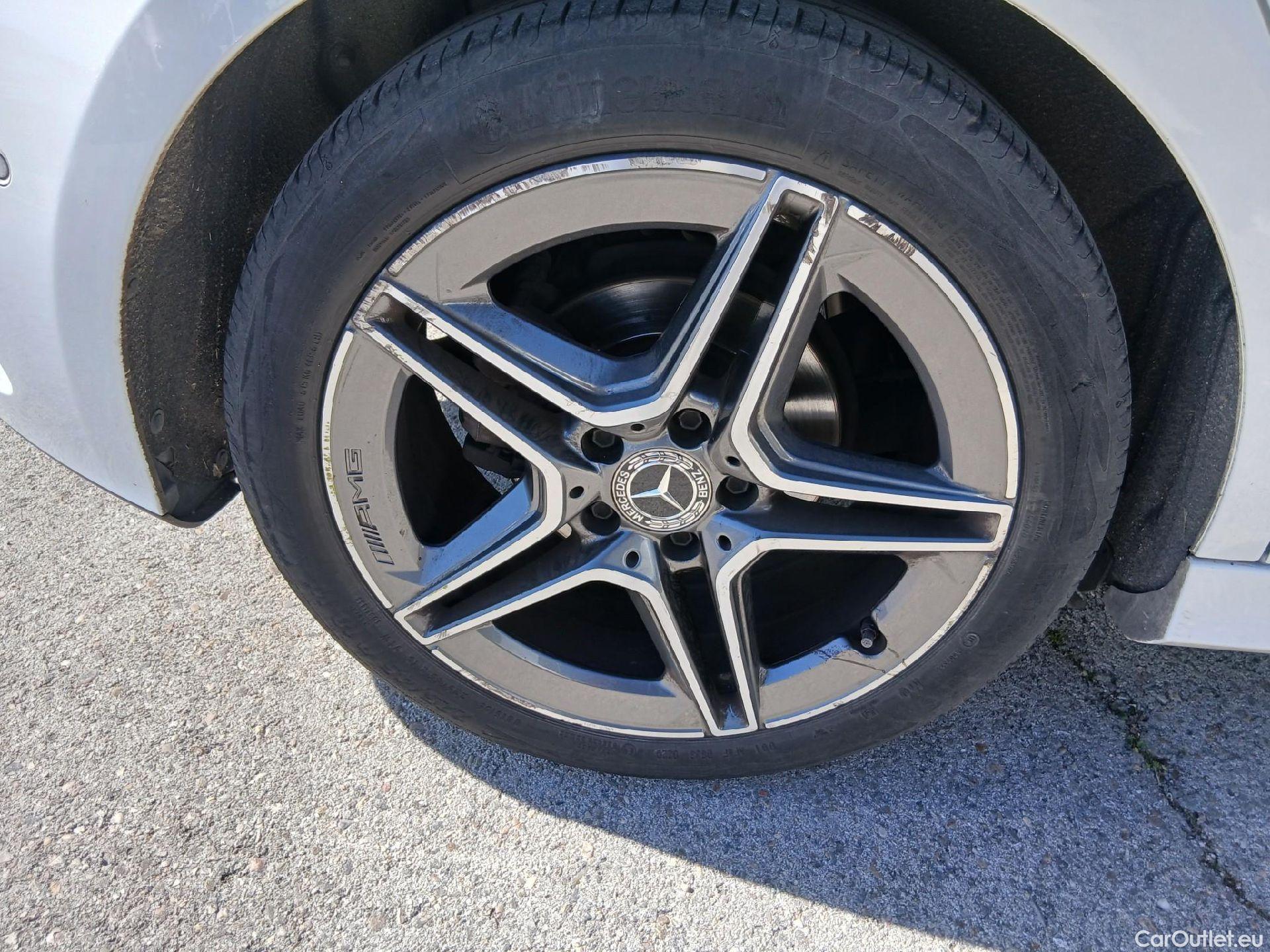  Mercedes  A-Klasse MERCEDES-BENZ Clase A / 2018 / 5P / berlina con portón A 180 d #48