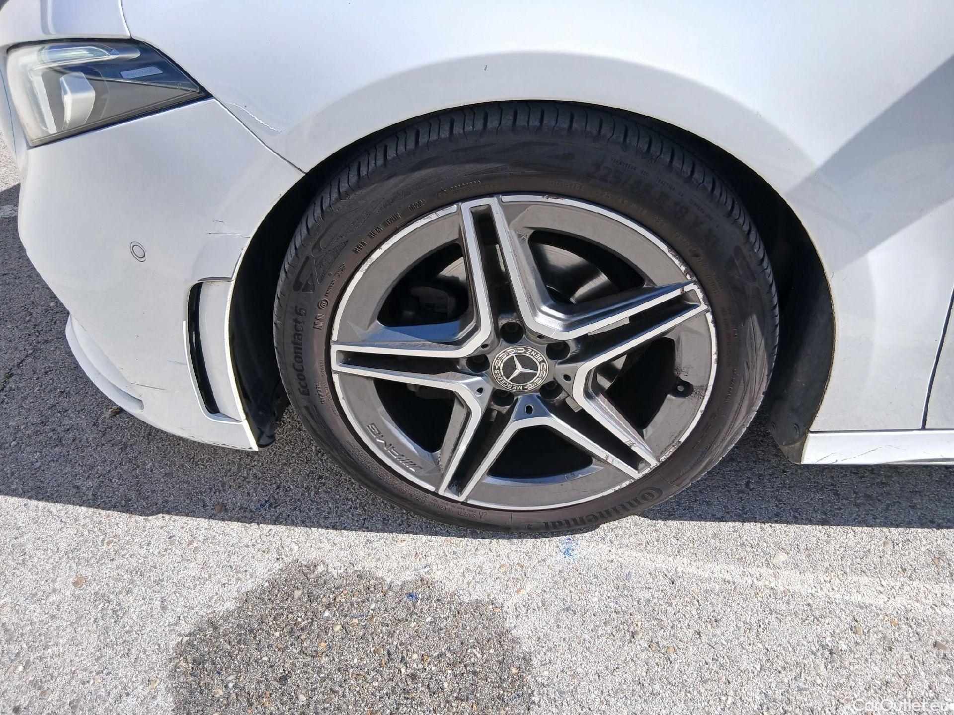  Mercedes  A-Klasse MERCEDES-BENZ Clase A / 2018 / 5P / berlina con portón A 180 d #11